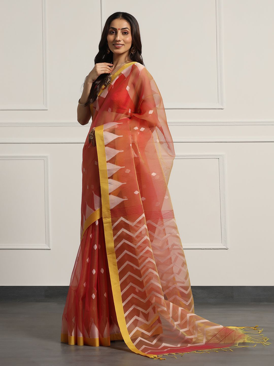 

ADITRI Handloom Ethnic Motifs Pure Linen Handloom Saree, Red