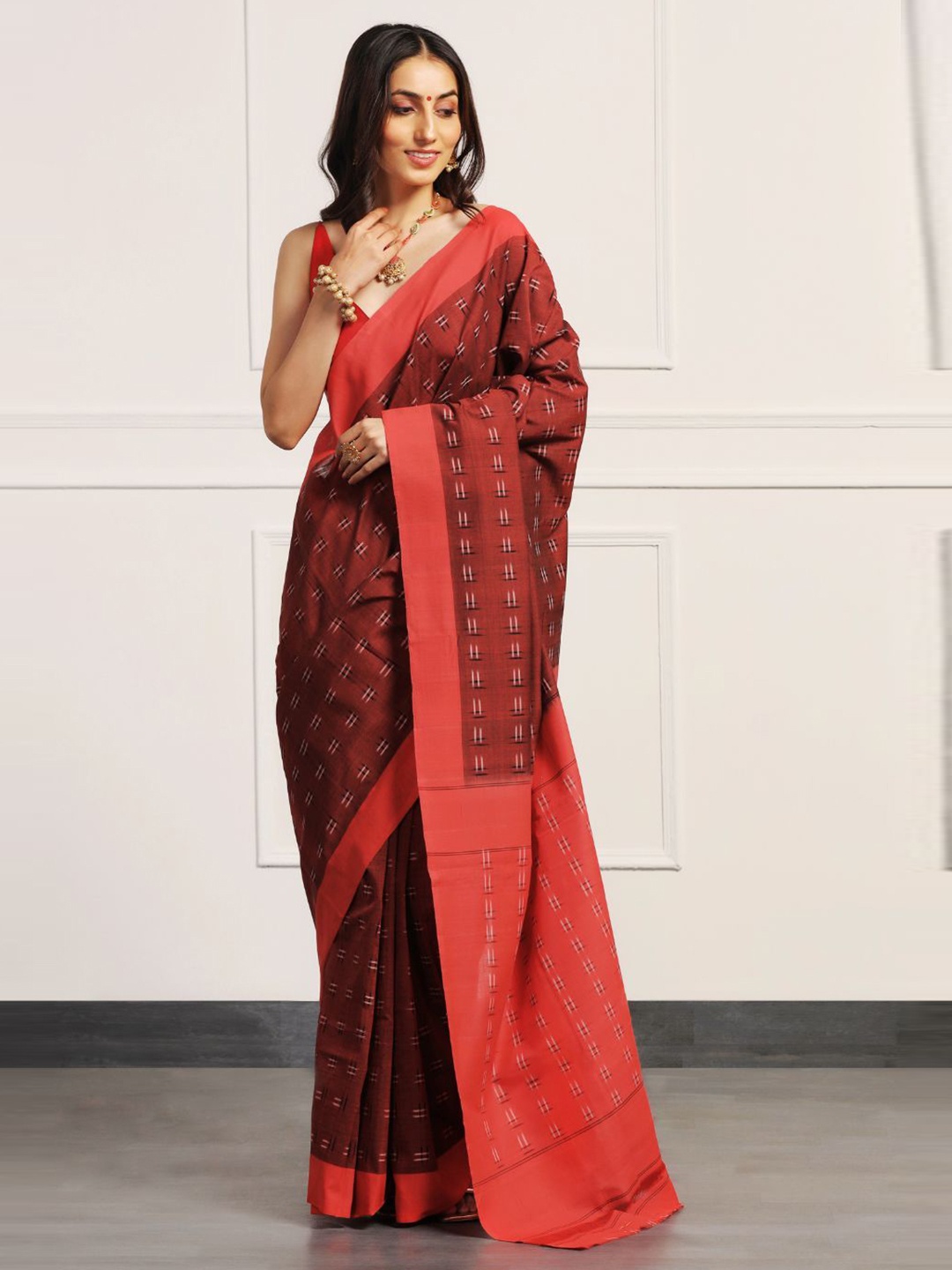 

ADITRI Handloom Pure Cotton Handloom Ikat Saree, Brown