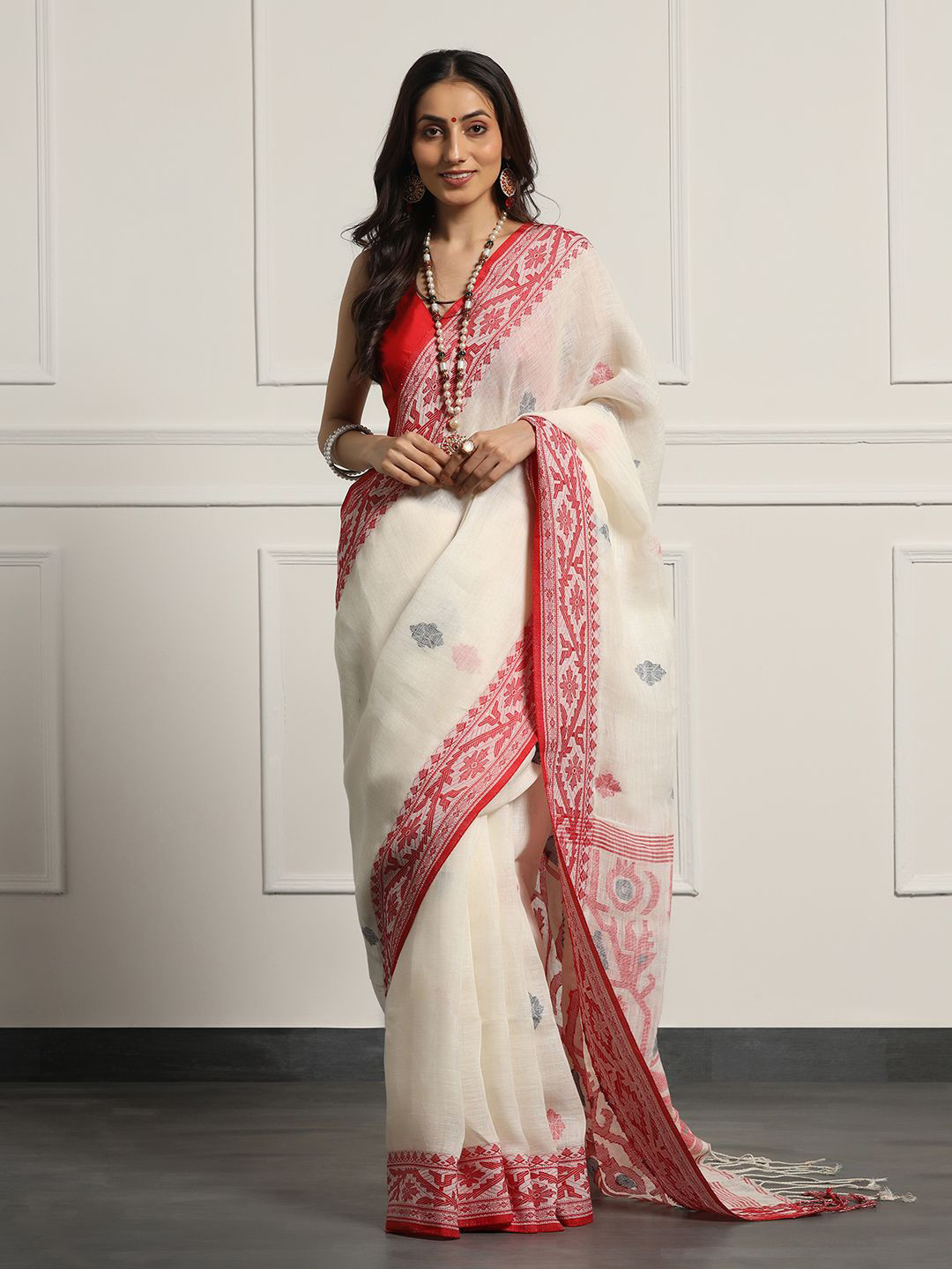 

ADITRI Handloom Ethnic Motifs Pure Linen Handloom Jamdani Saree, Cream