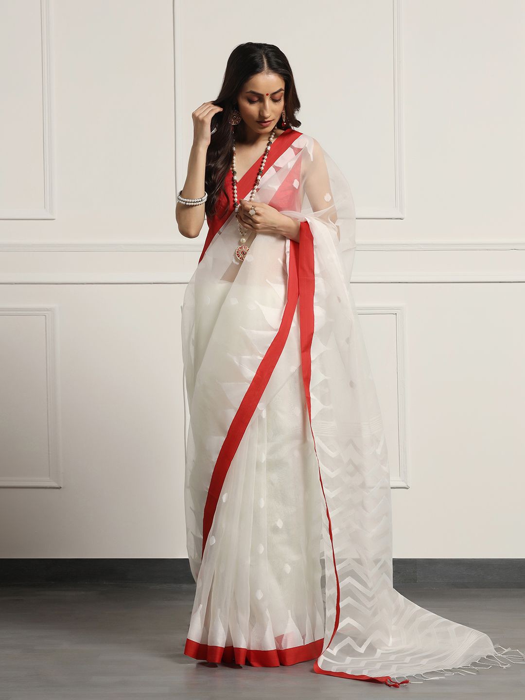 

ADITRI Handloom Woven Design Pure Linen Saree, White
