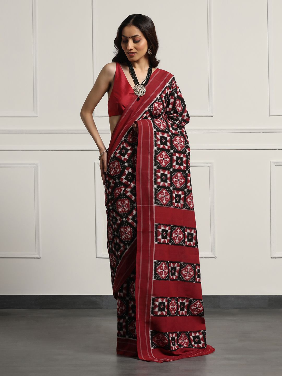 

ADITRI Handloom Double Ikat Telia Rumal Saree, Maroon
