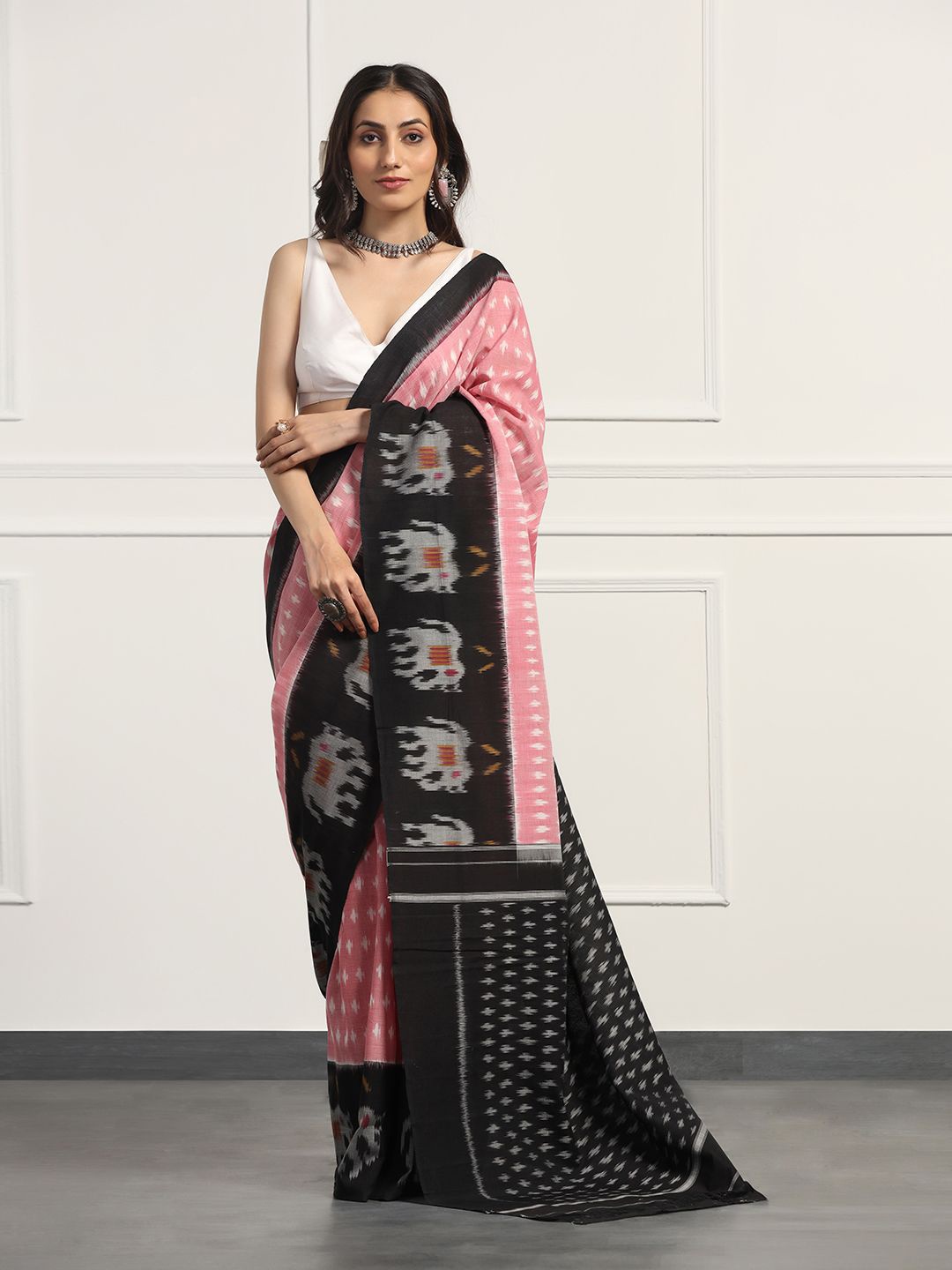 

ADITRI Handloom Pure Cotton Handloom Ikat Saree, Pink