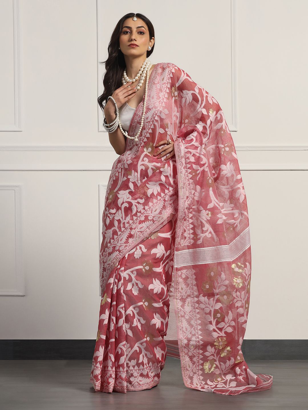

ADITRI Handloom Woven Design Pure Silk Jamdani Saree, White