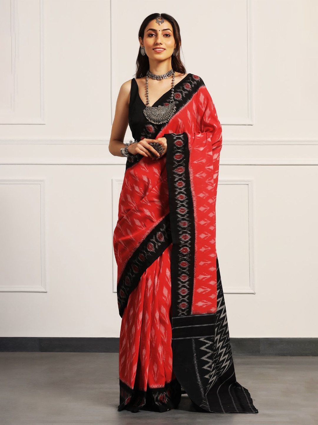 

ADITRI Handloom Woven Design Pure Cotton Ikat Saree, Red