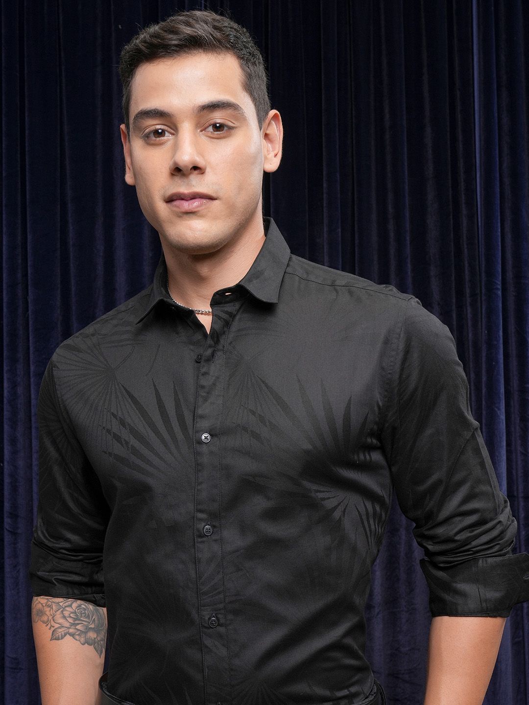 

LOCOMOTIVE Luxe Slim Fit Floral Textured Jacquard Cotton Casual Shirt, Black