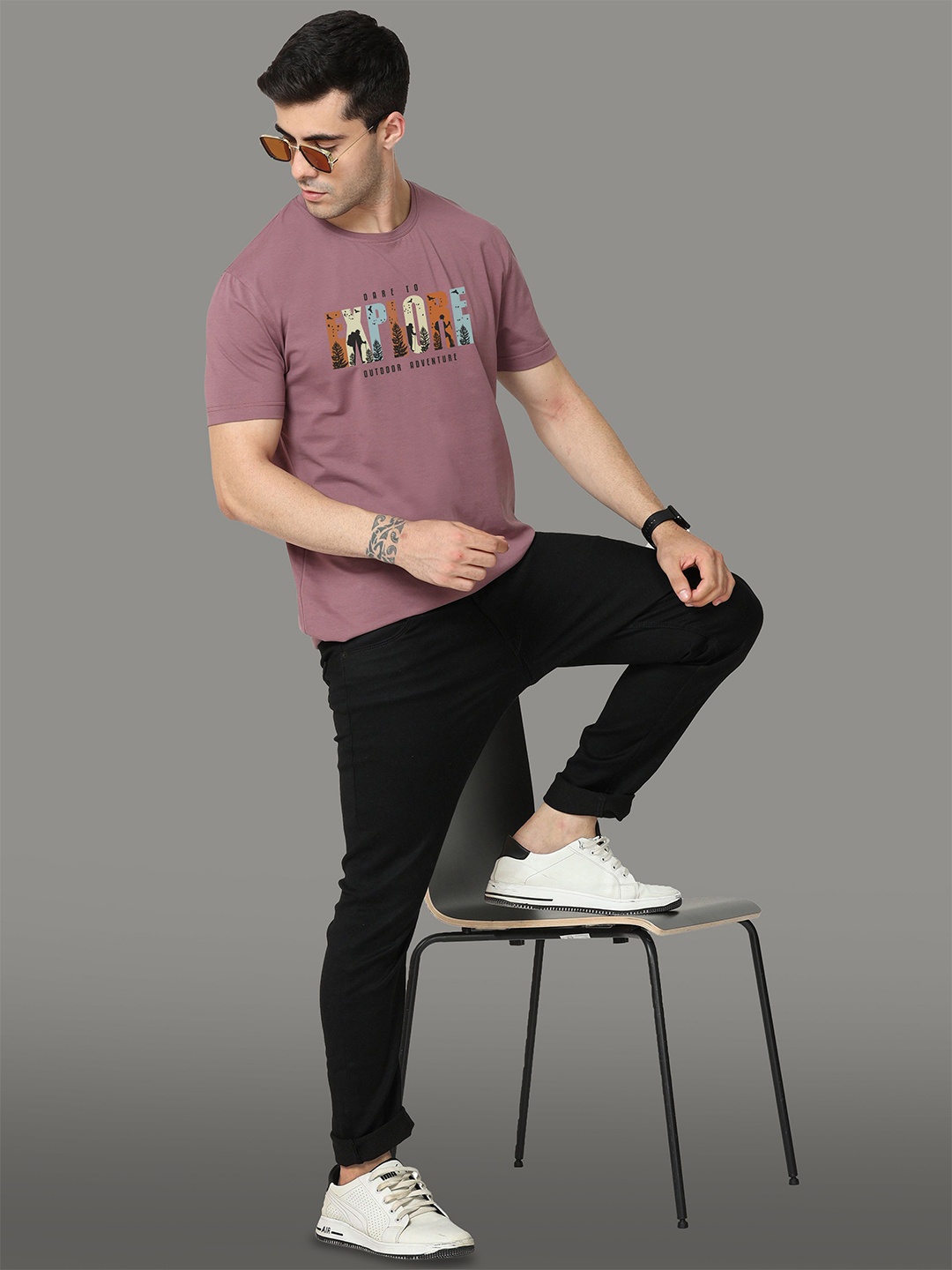 STELLERS Men Typography V-Neck Pockets T-shirt, Mauve