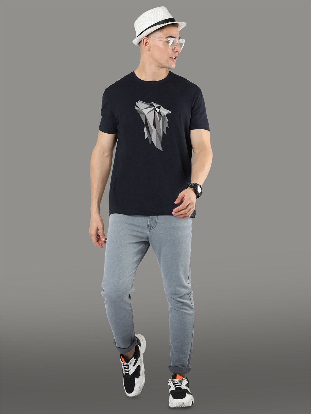 

STELLERS Men Colourblocked Applique T-shirt, Black