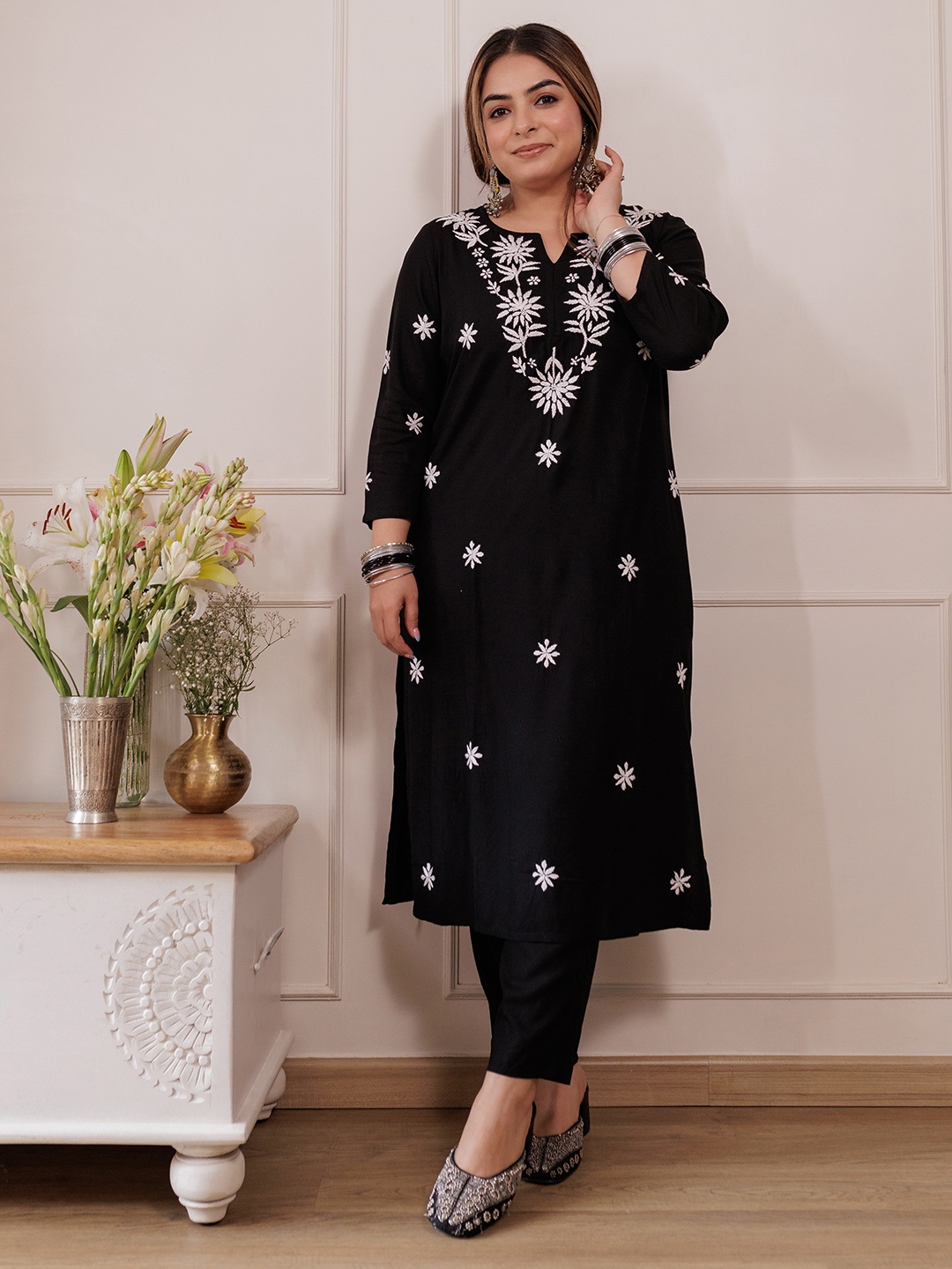 

House of Chikankari Chikankari Woven Kurta, Black