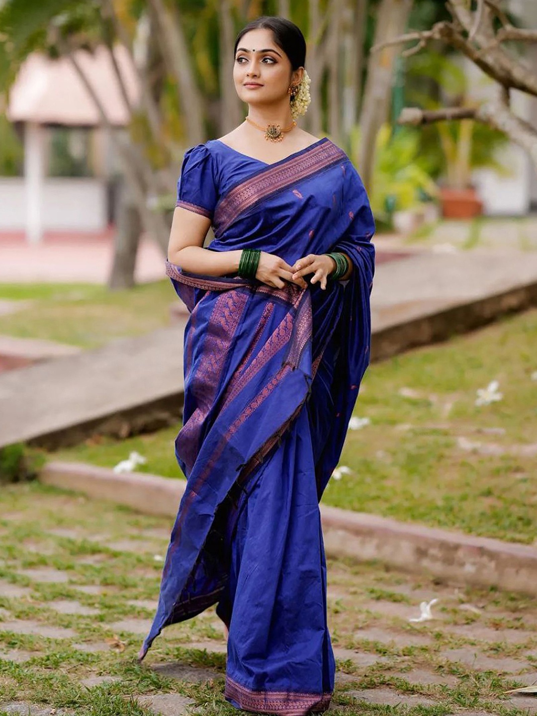 

KALINI Woven Design Zari Banarasi Saree, Blue