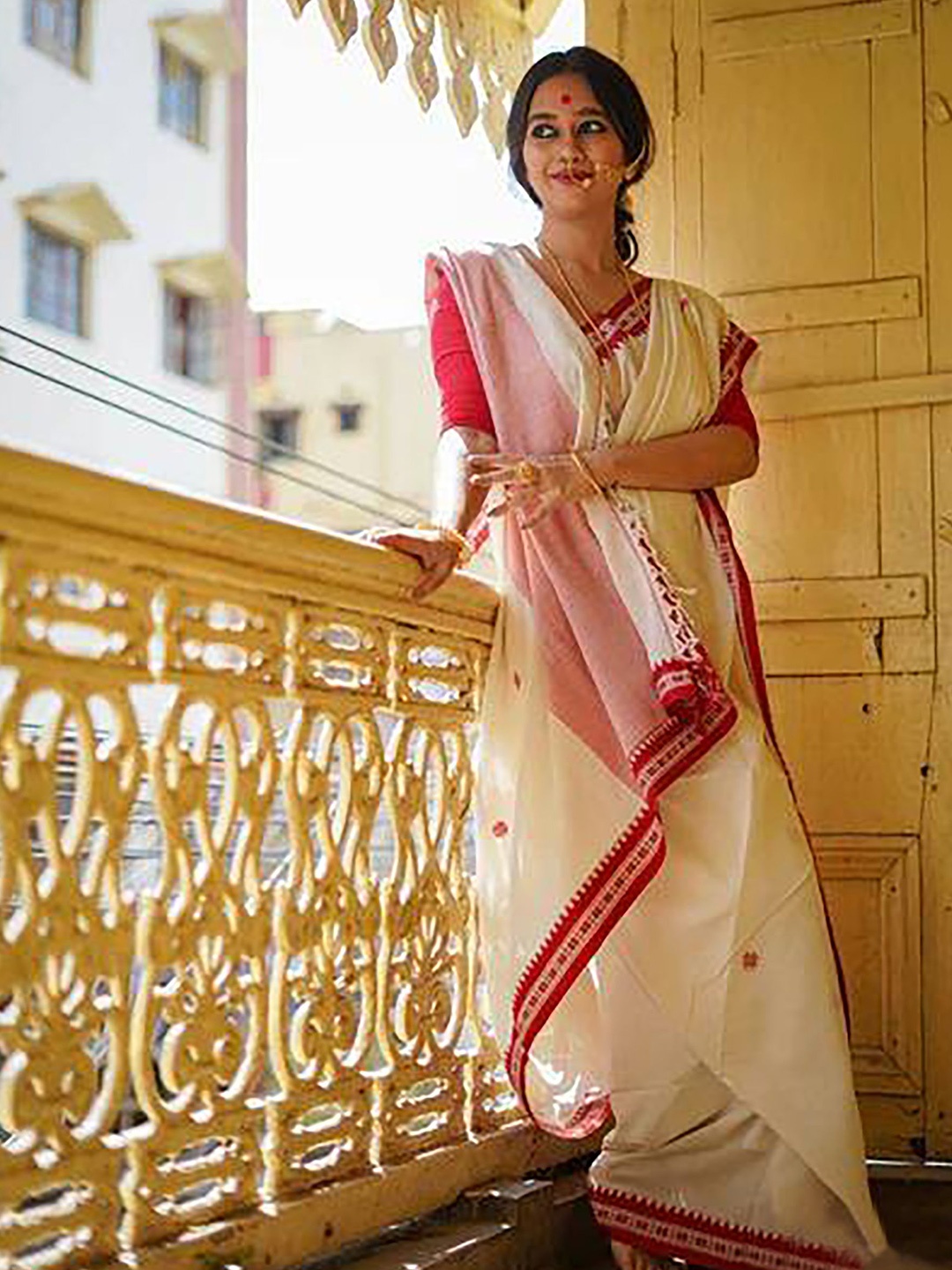 

KALINI Woven Design Banarasi Saree, White