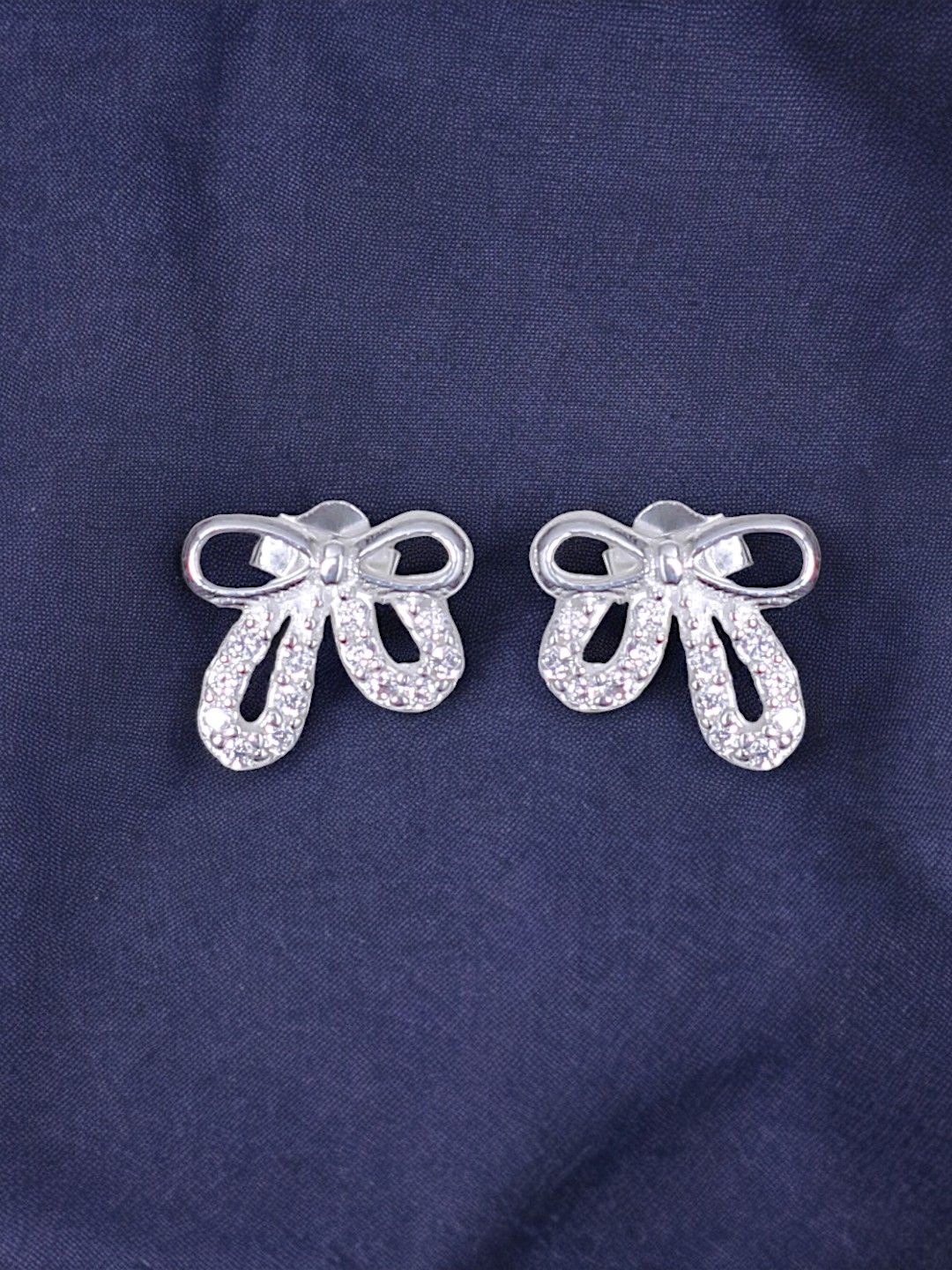 

Taraash Contemporary Studs Earrings, Silver