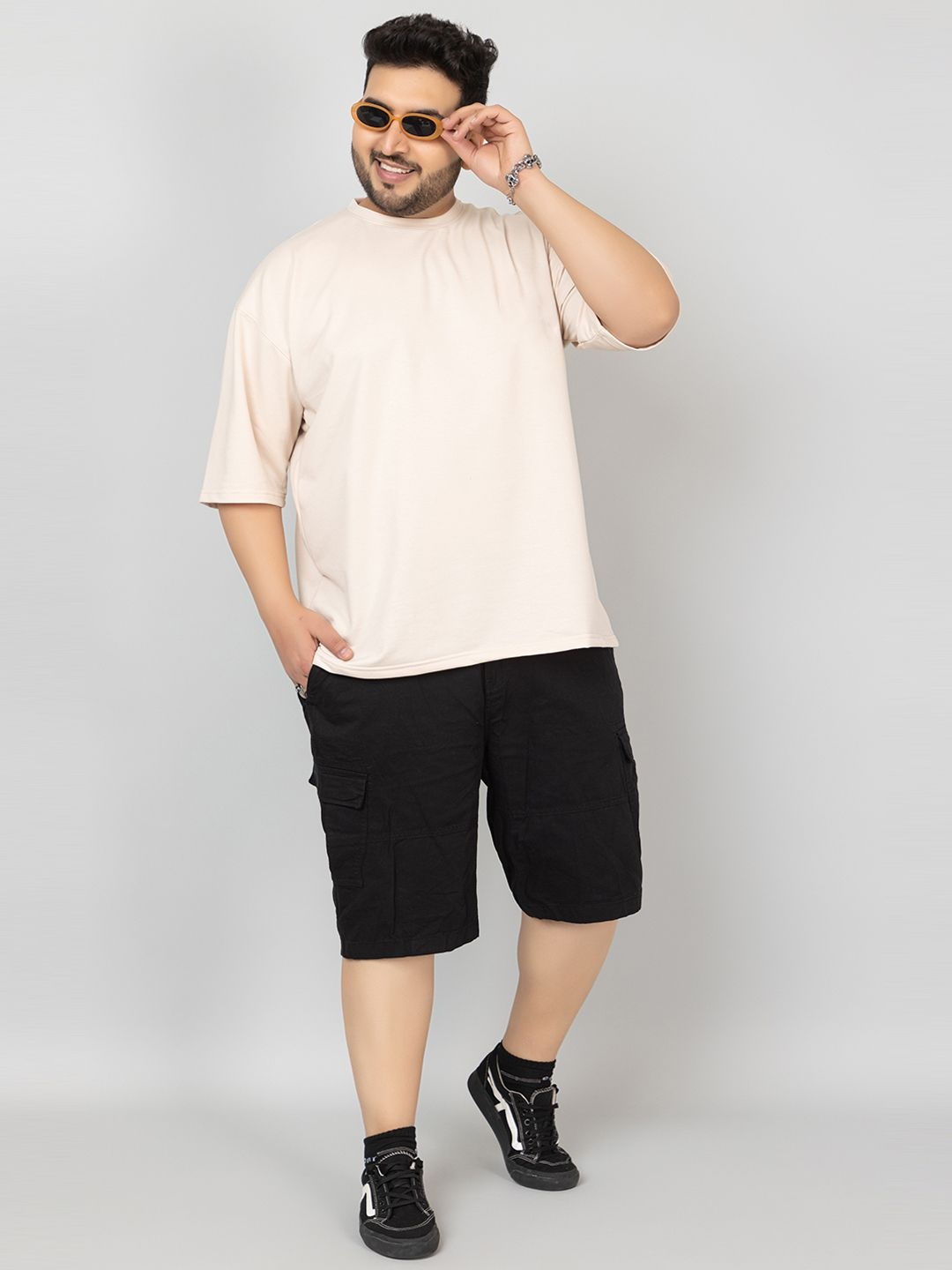 

CHKOKKO Men Plus Size Solid Round Neck Oversized T-shirt, Beige
