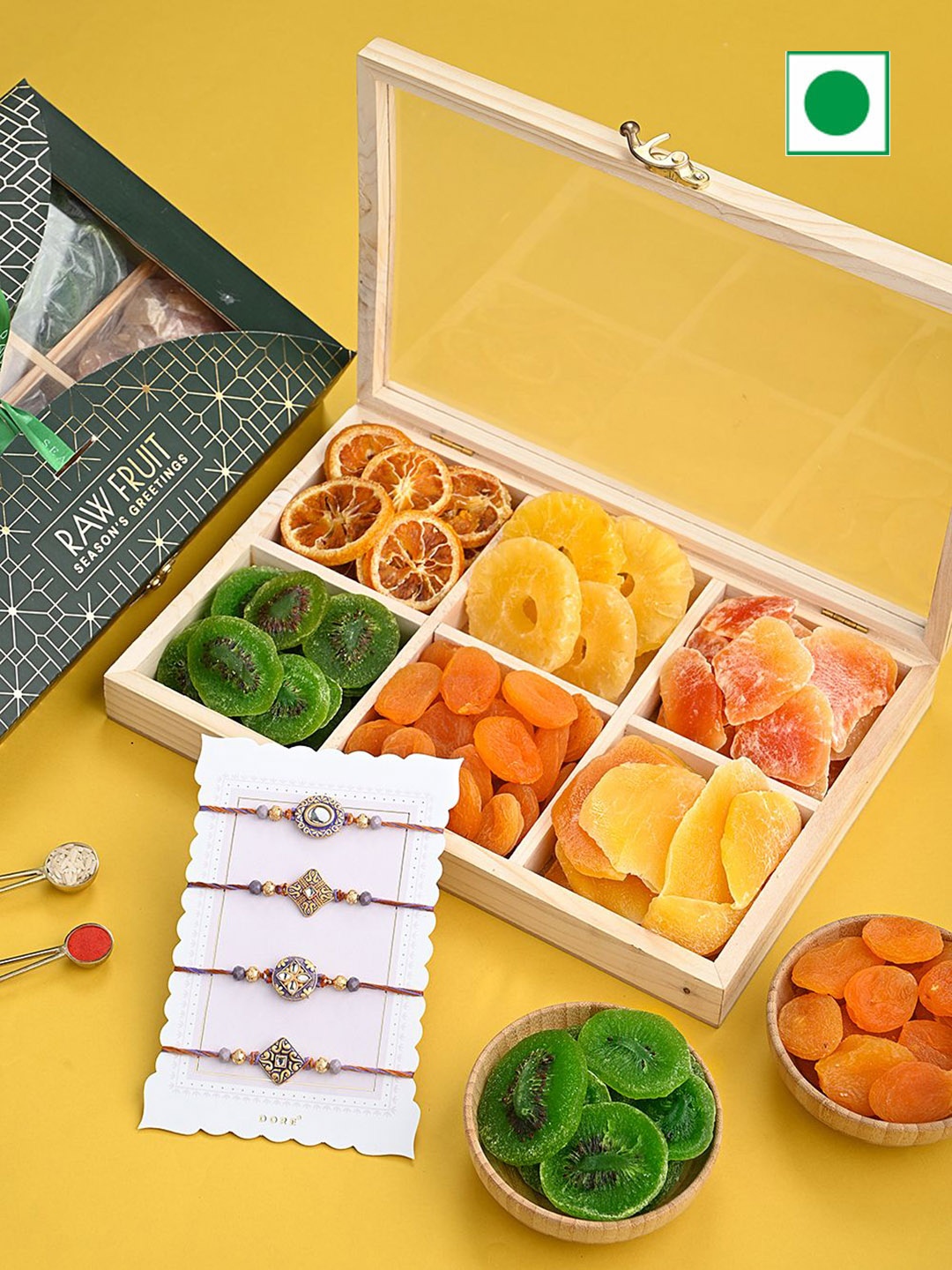 

RawFruit Nut & Fruit Tray & 4 Piece Rakhi Set, Green