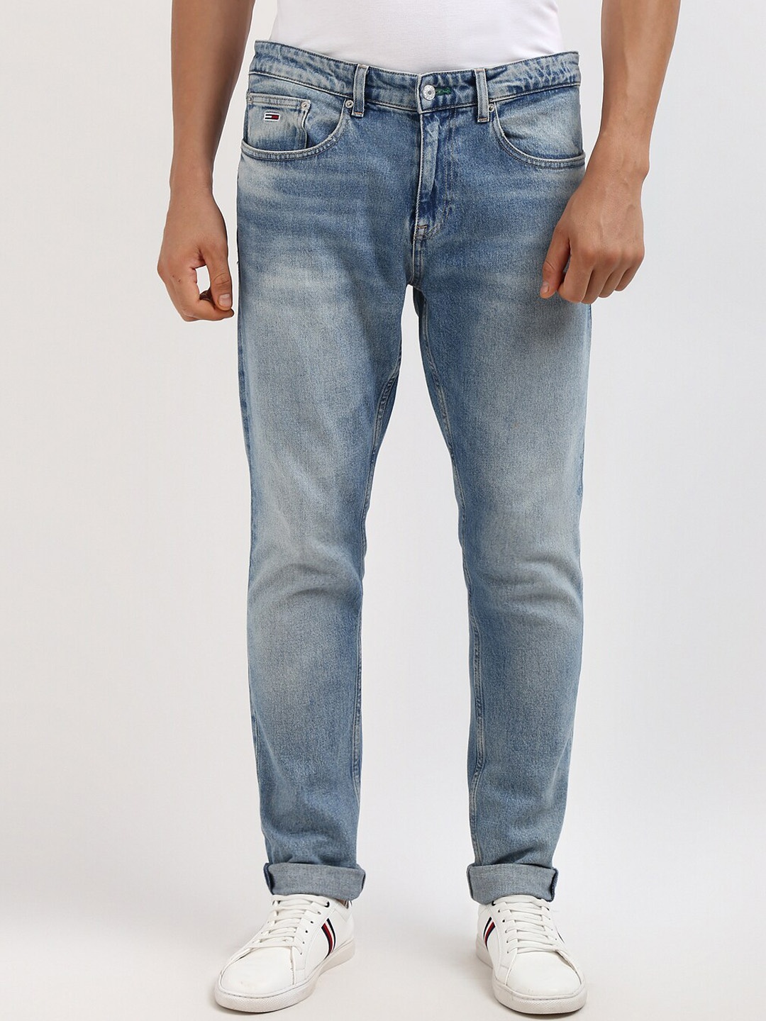 

Tommy Hilfiger Men Slim Fit Low Distress Heavy Fade Stretchable Jeans, Blue