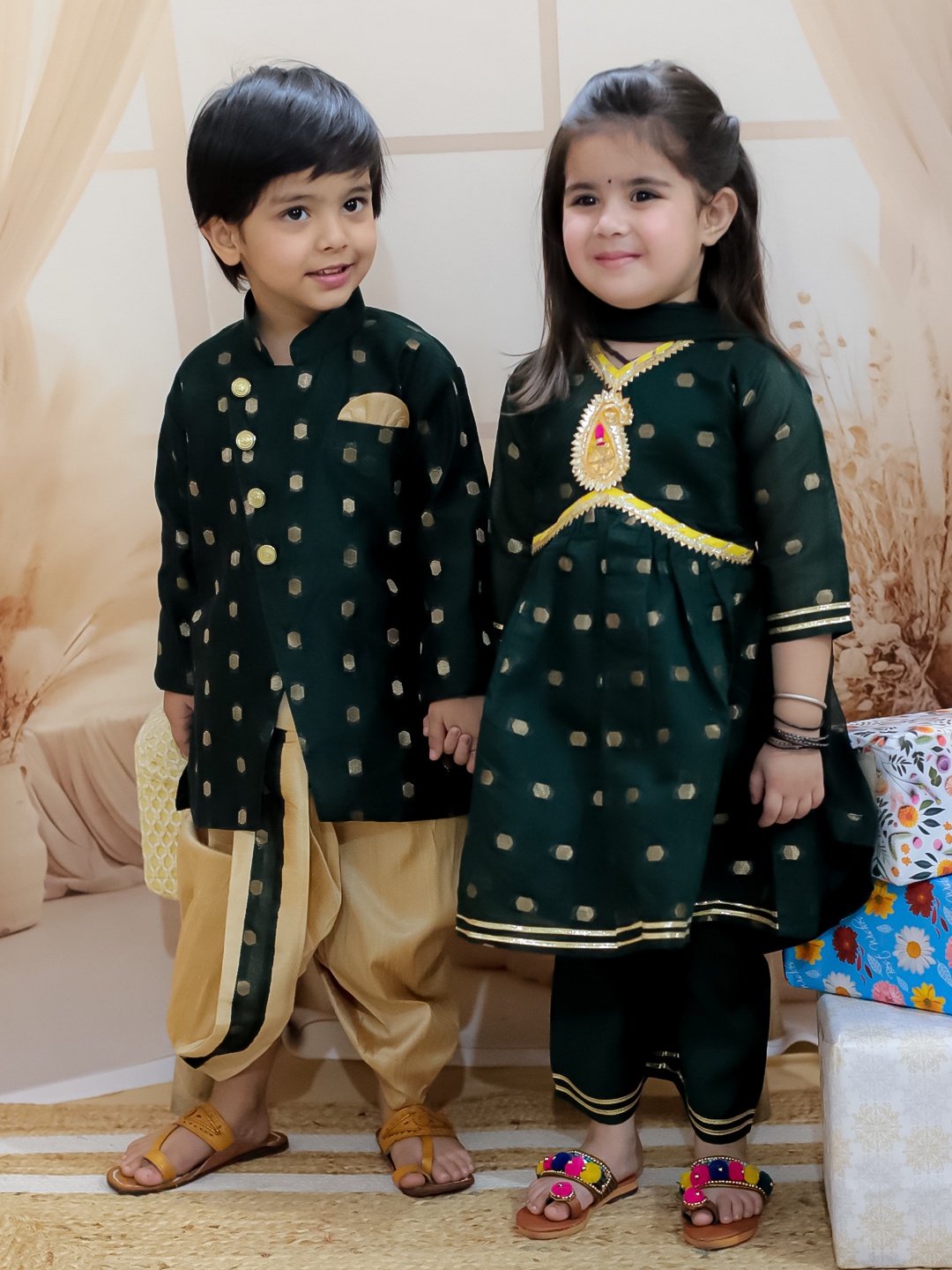 

BownBee Boys Embroidered Regular Chanderi Silk Kurta with Pyjamas, Green