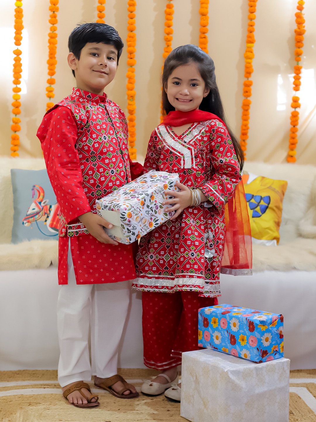 

BownBee Boys Ethnic Motifs Printed Regular Pure Cotton Kurta with Pyjamas, Red