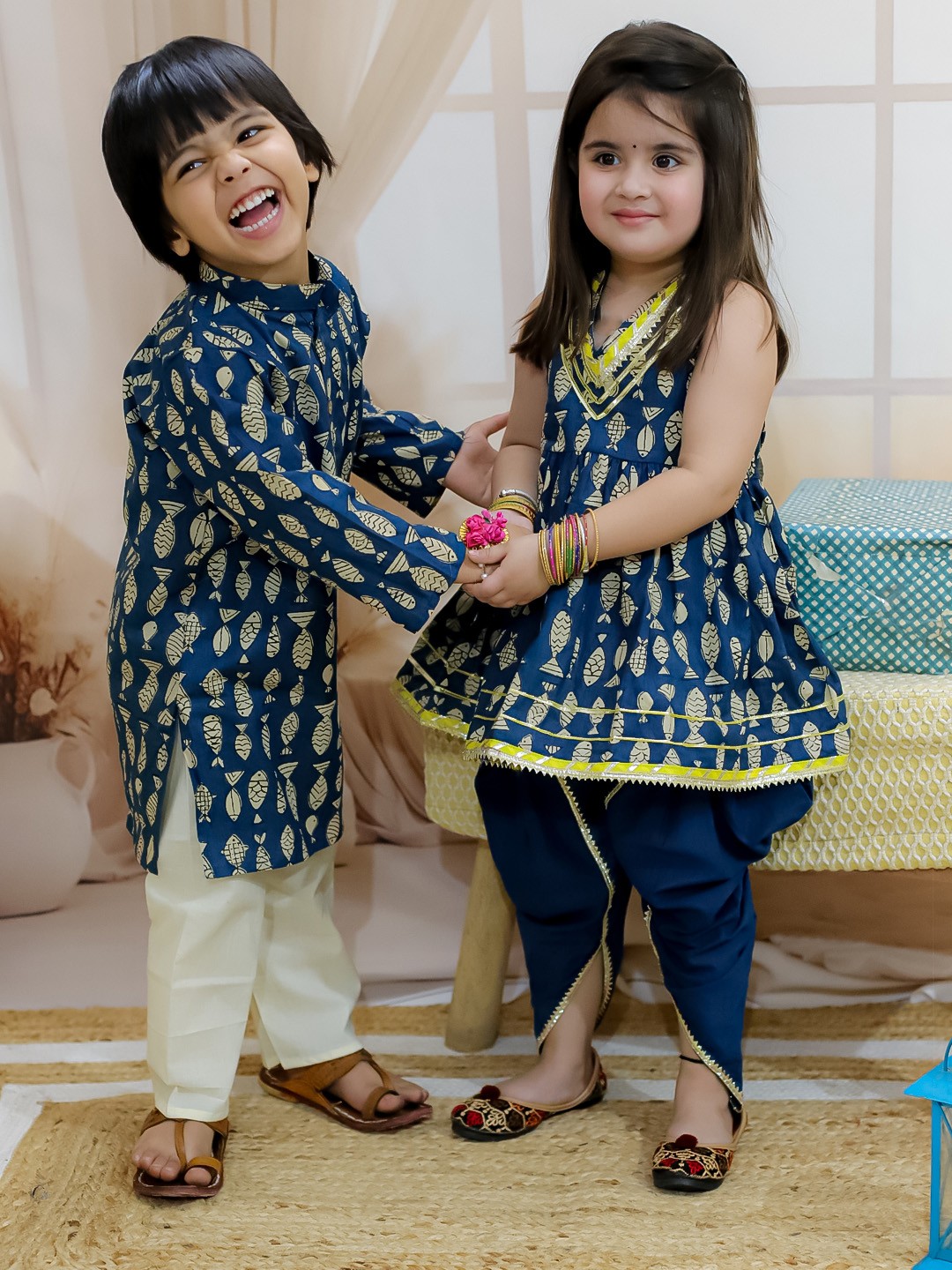 

BownBee Boys Abstract Printed Regular Pure Cotton Straight Kurta With Pyjamas, Blue