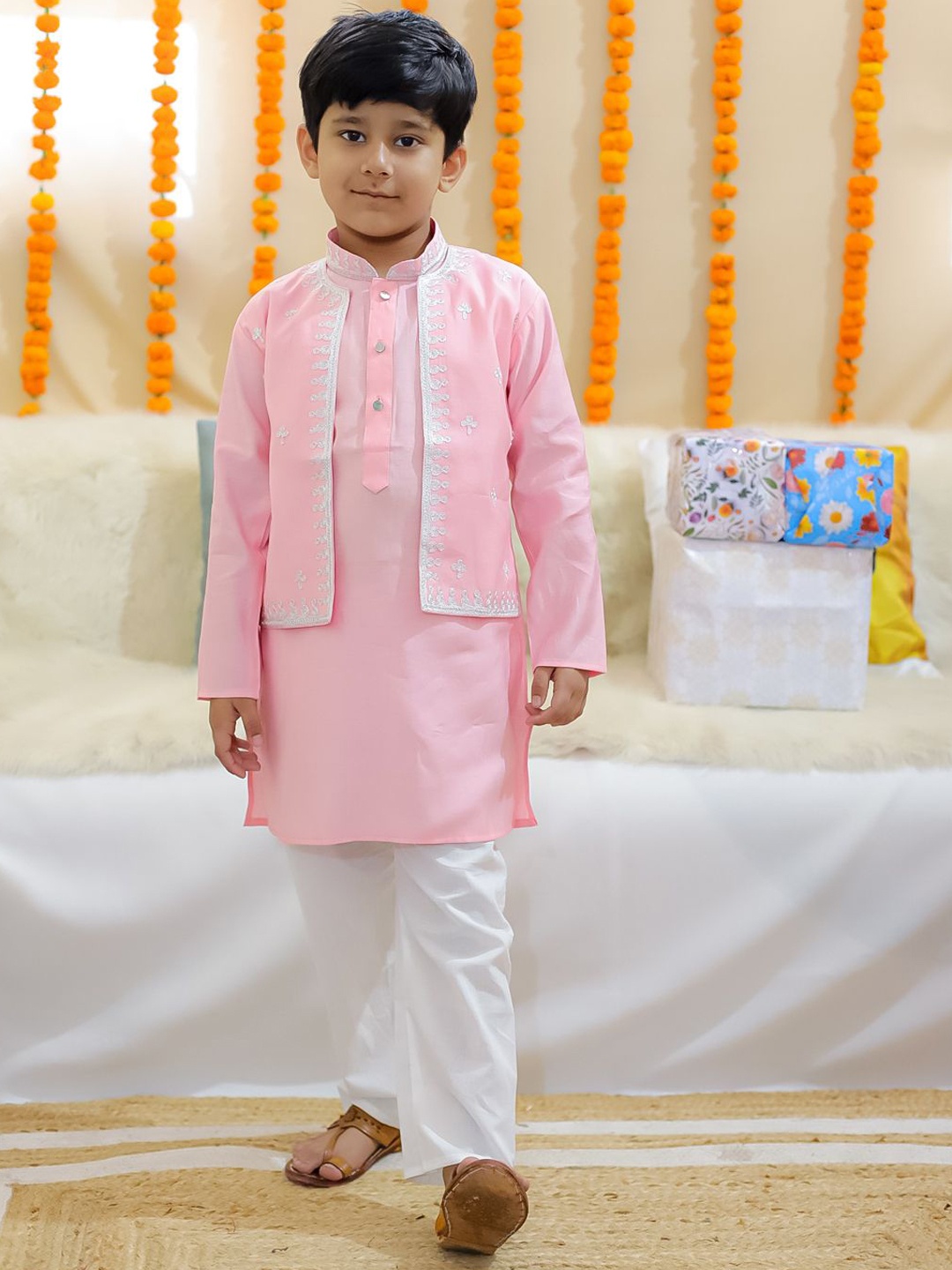 

BownBee Boys Embroidered Regular Chanderi Silk Kurta with Pyjamas, Pink