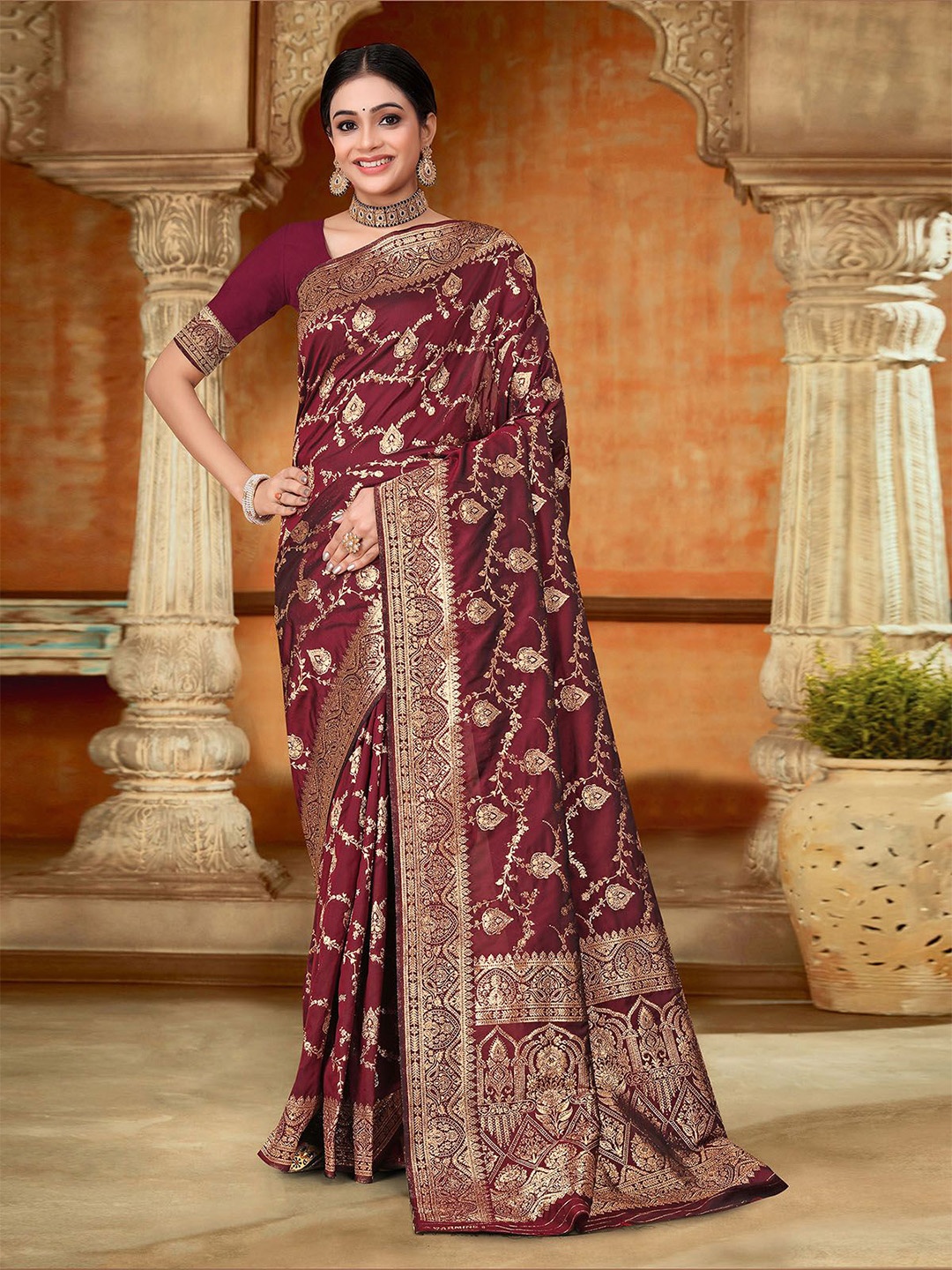 

ODETTE Ethnic Motifs Zari Banarasi Saree, Maroon