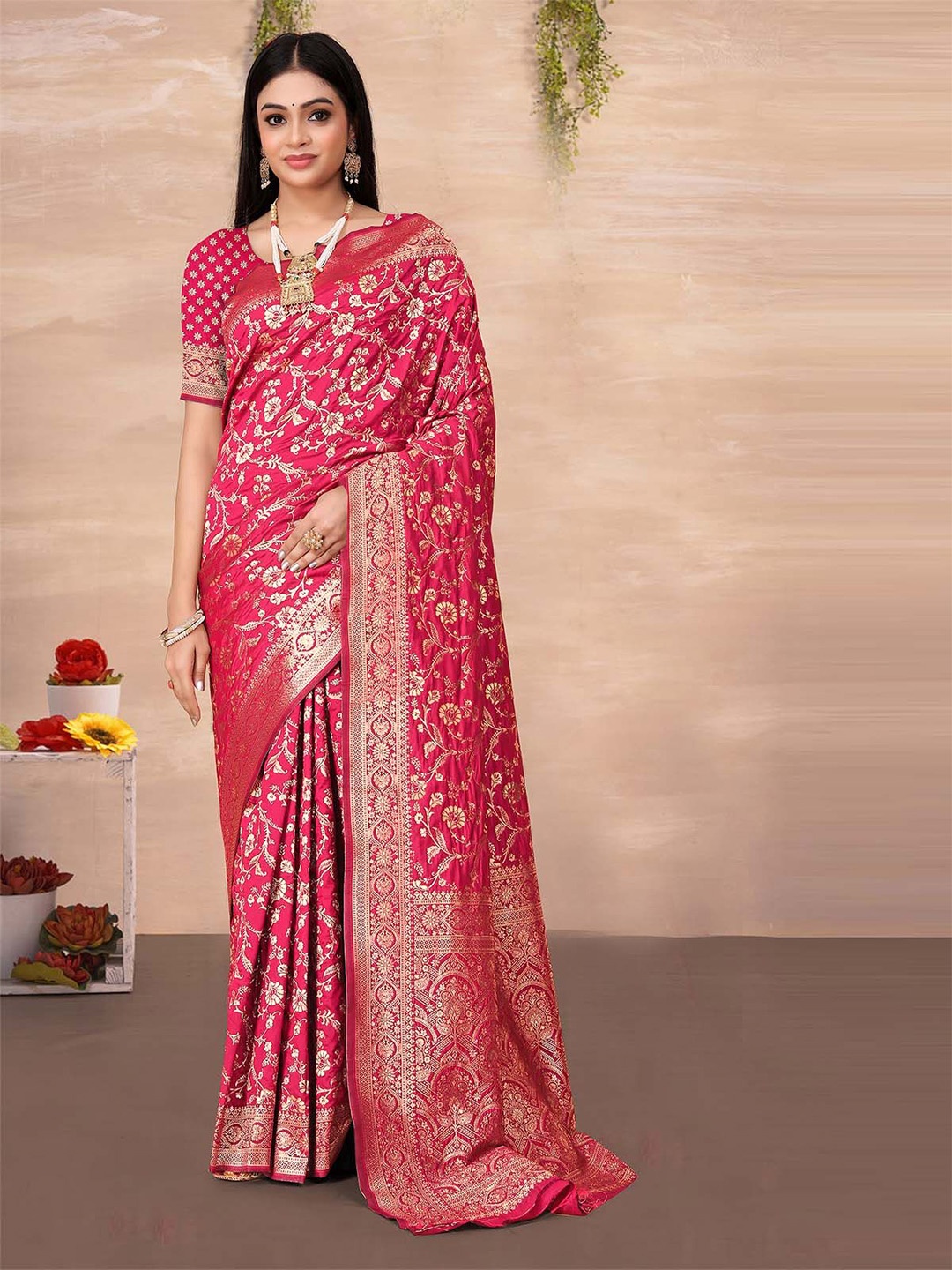 

ODETTE Woven Design Zari Banarasi Saree, Pink