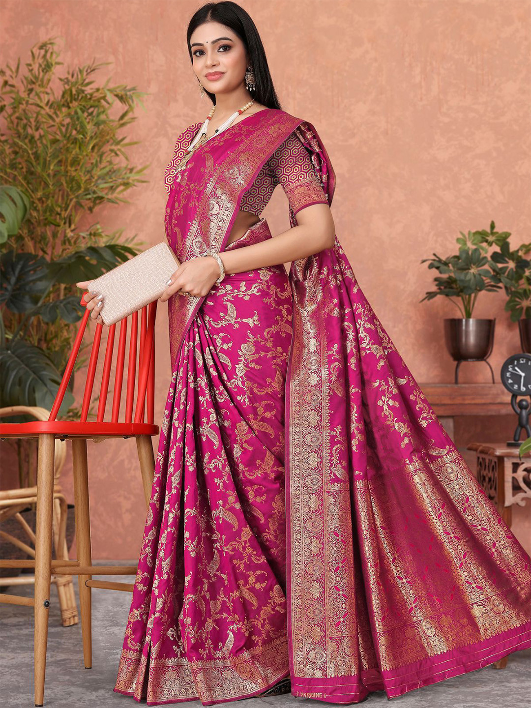 

ODETTE Woven Design Zari Banarasi Saree, Pink