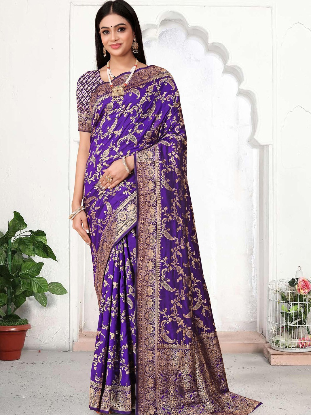 

ODETTE Ethnic Motifs Woven Design Zari Banarasi Saree, Purple