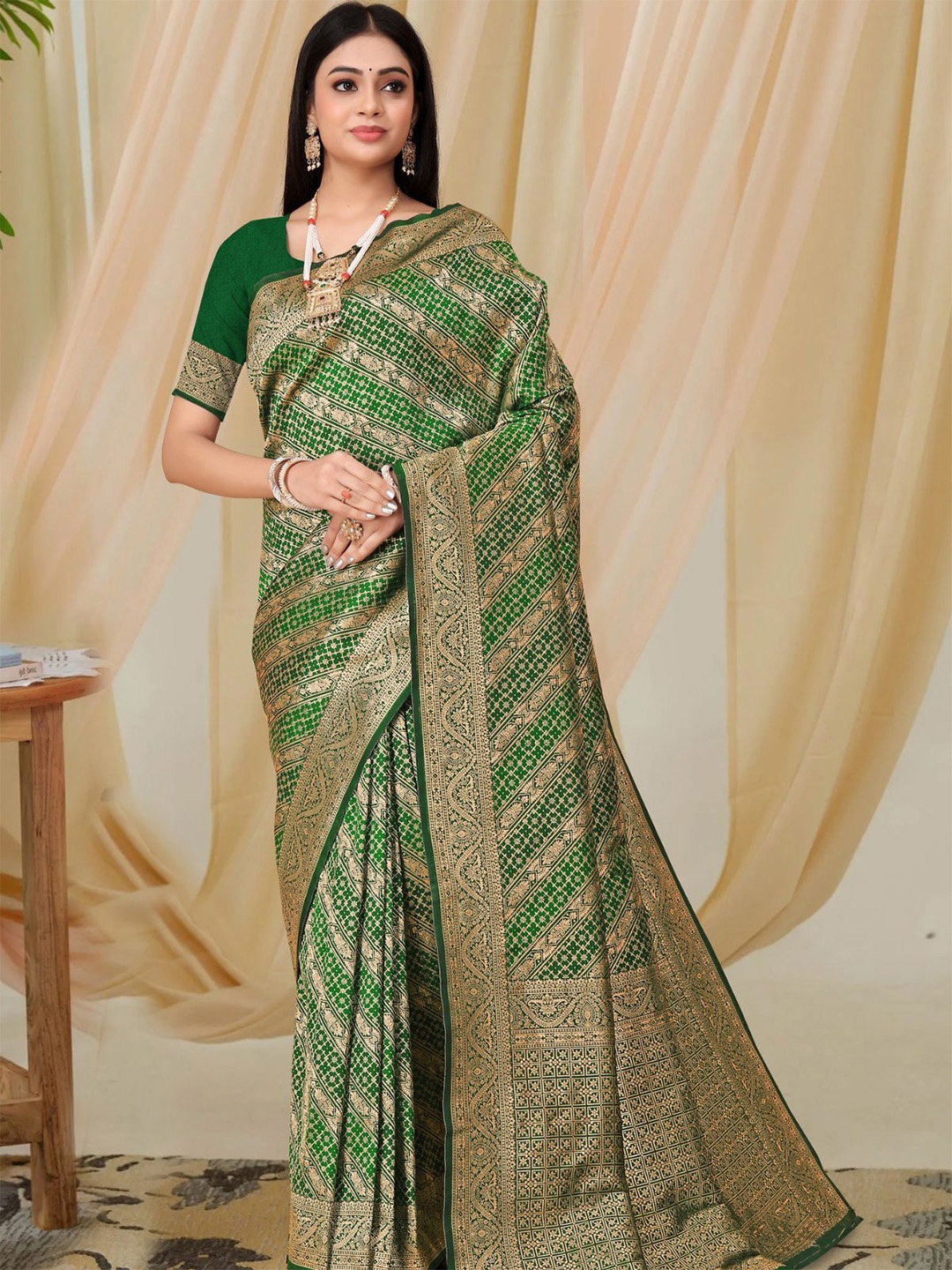 

ODETTE Ethnic Motifs Zari Banarasi Saree, Green