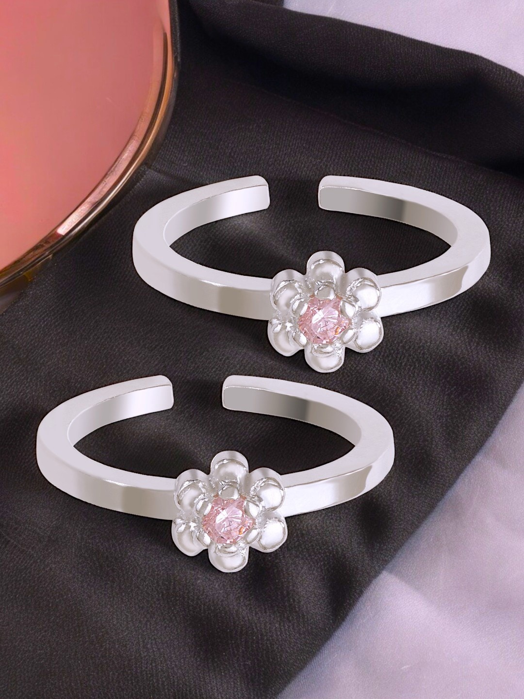

Taraash Toe Rings, Silver