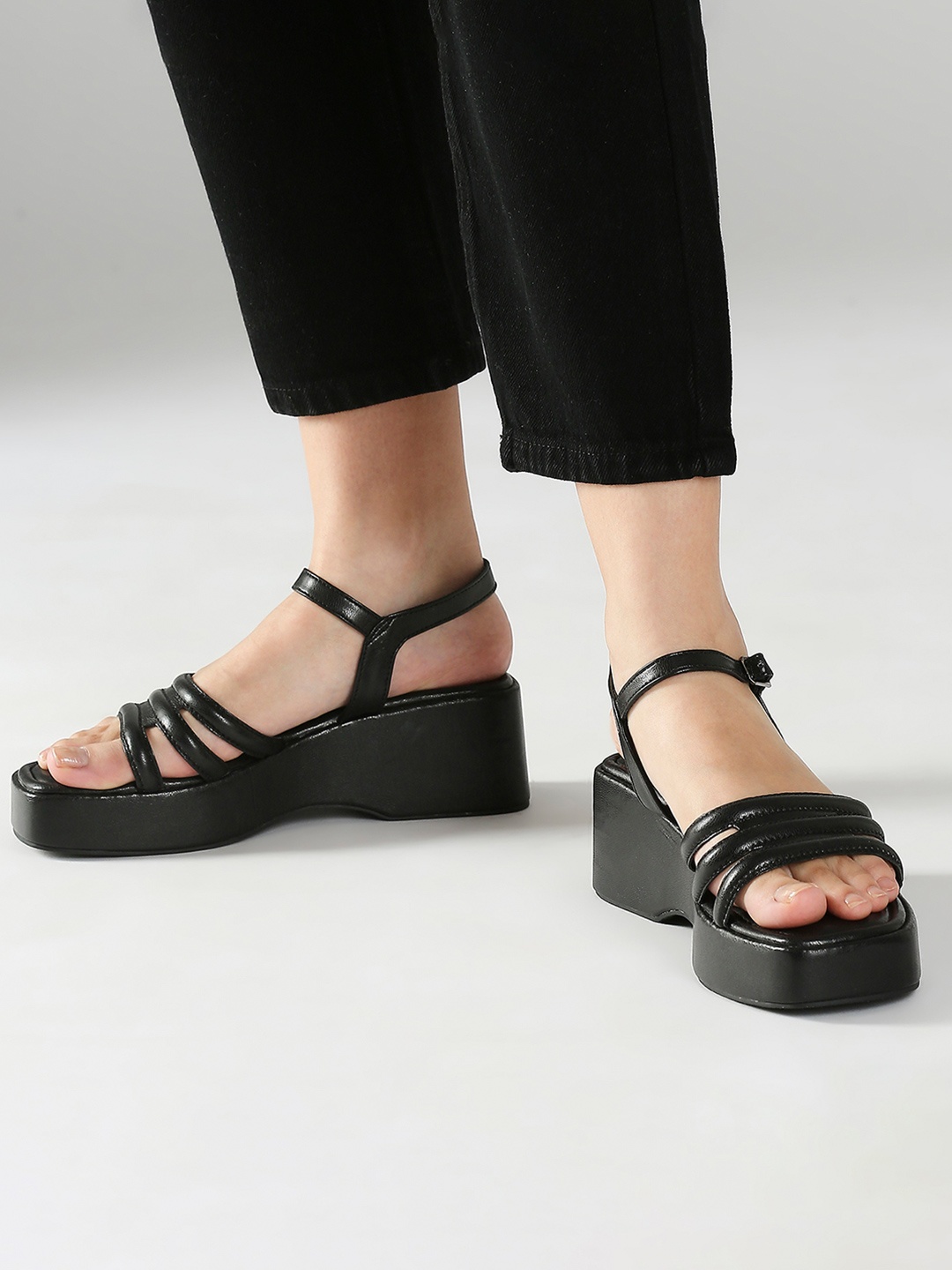 

Inc 5 Platform with Buckles Heels, Black