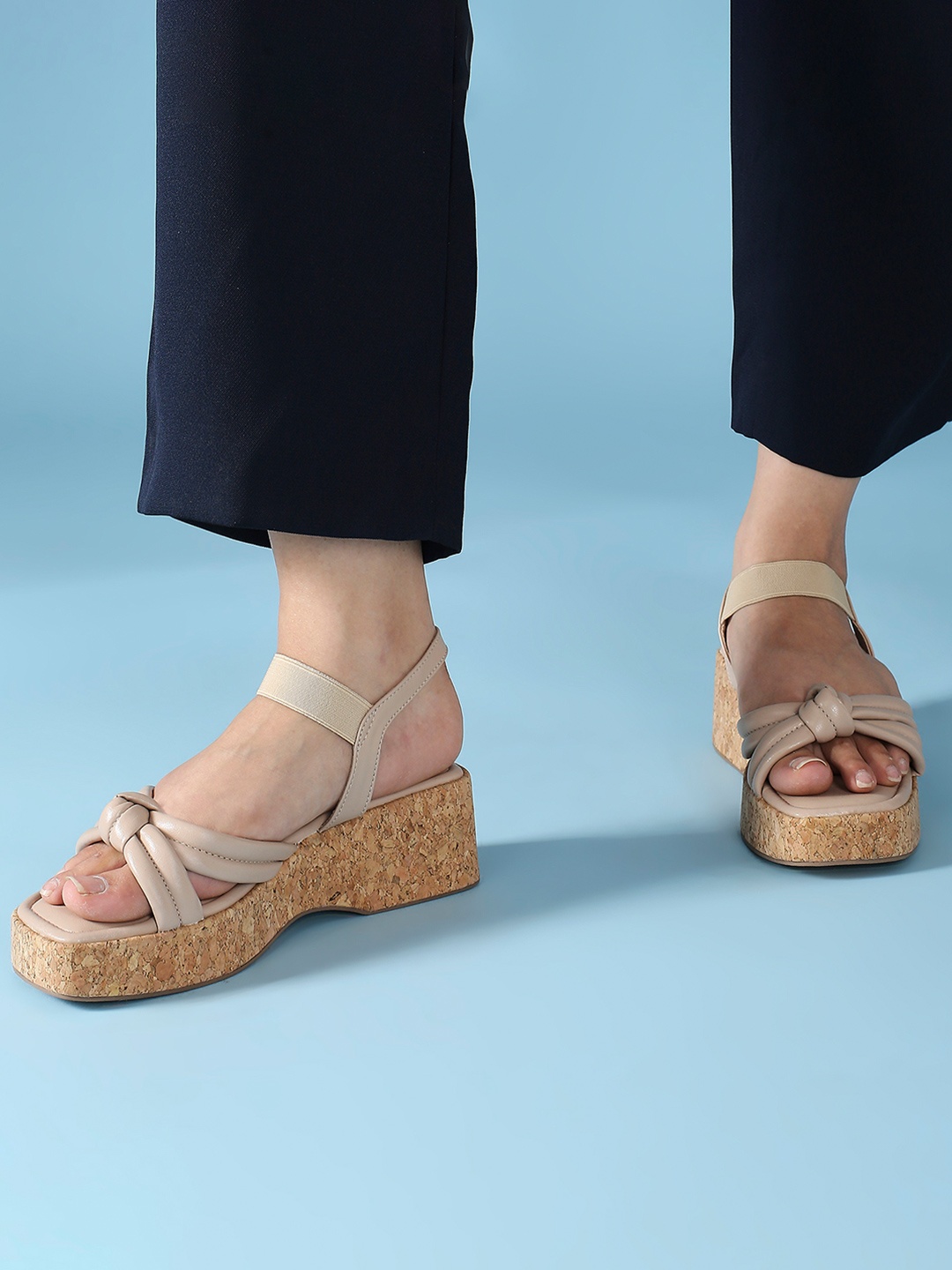 

Inc 5 Printed Platform Pumps with Bows Heels, Beige