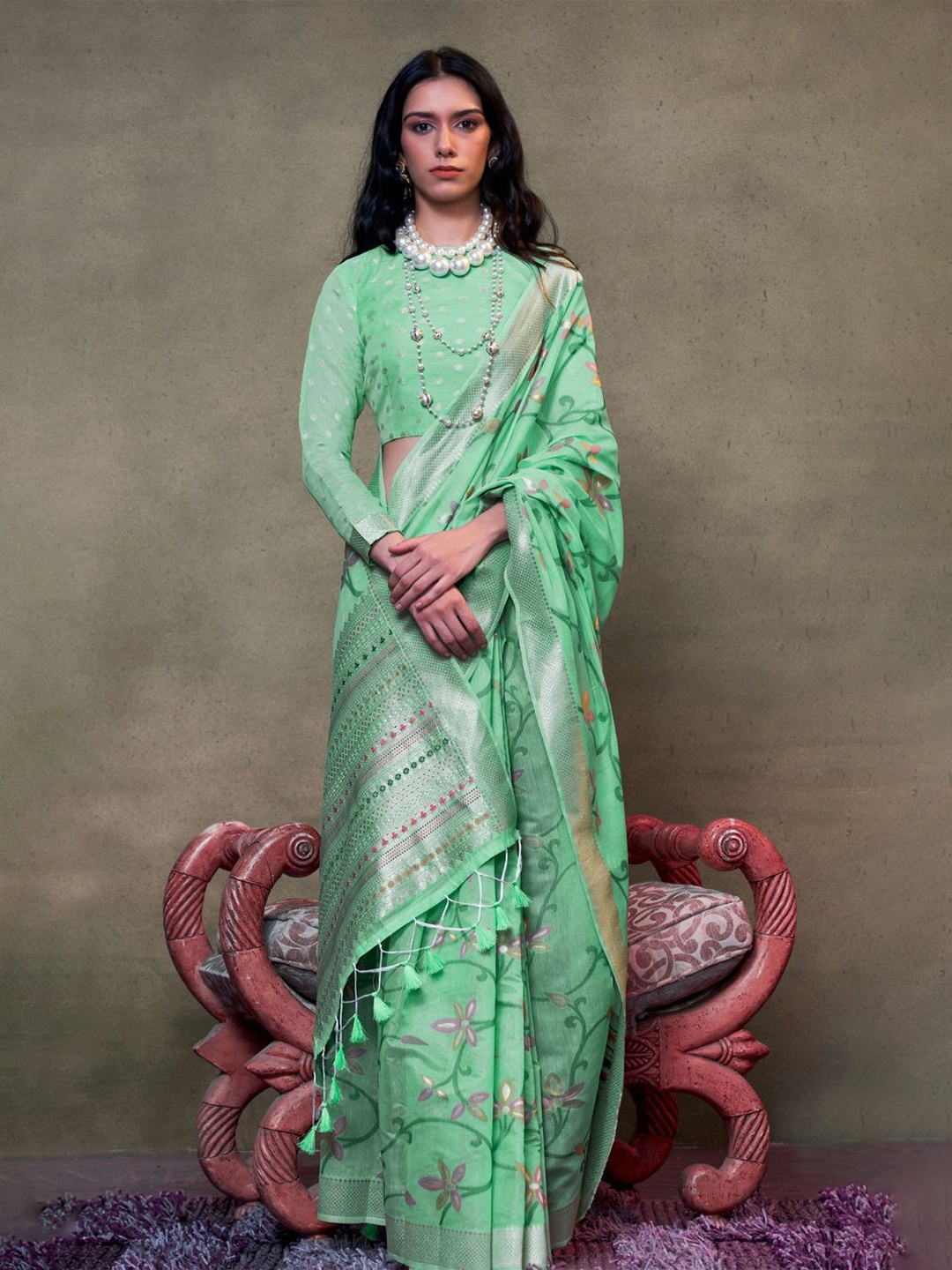 

DEVATITHI Woven Design Jamdani Saree, Green