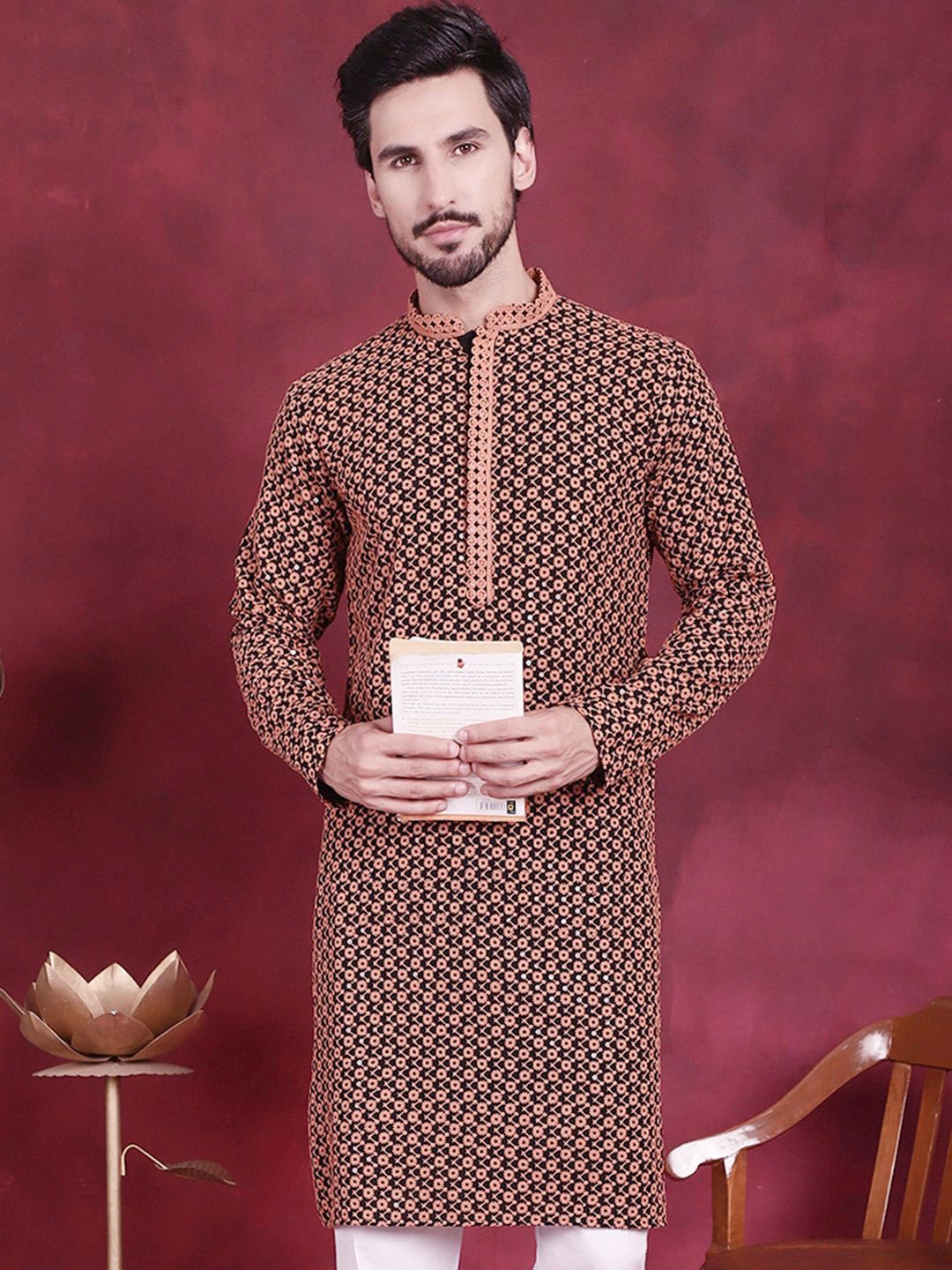 

Jompers Geometric Embroidered Thread Work Floral Kurta, Black