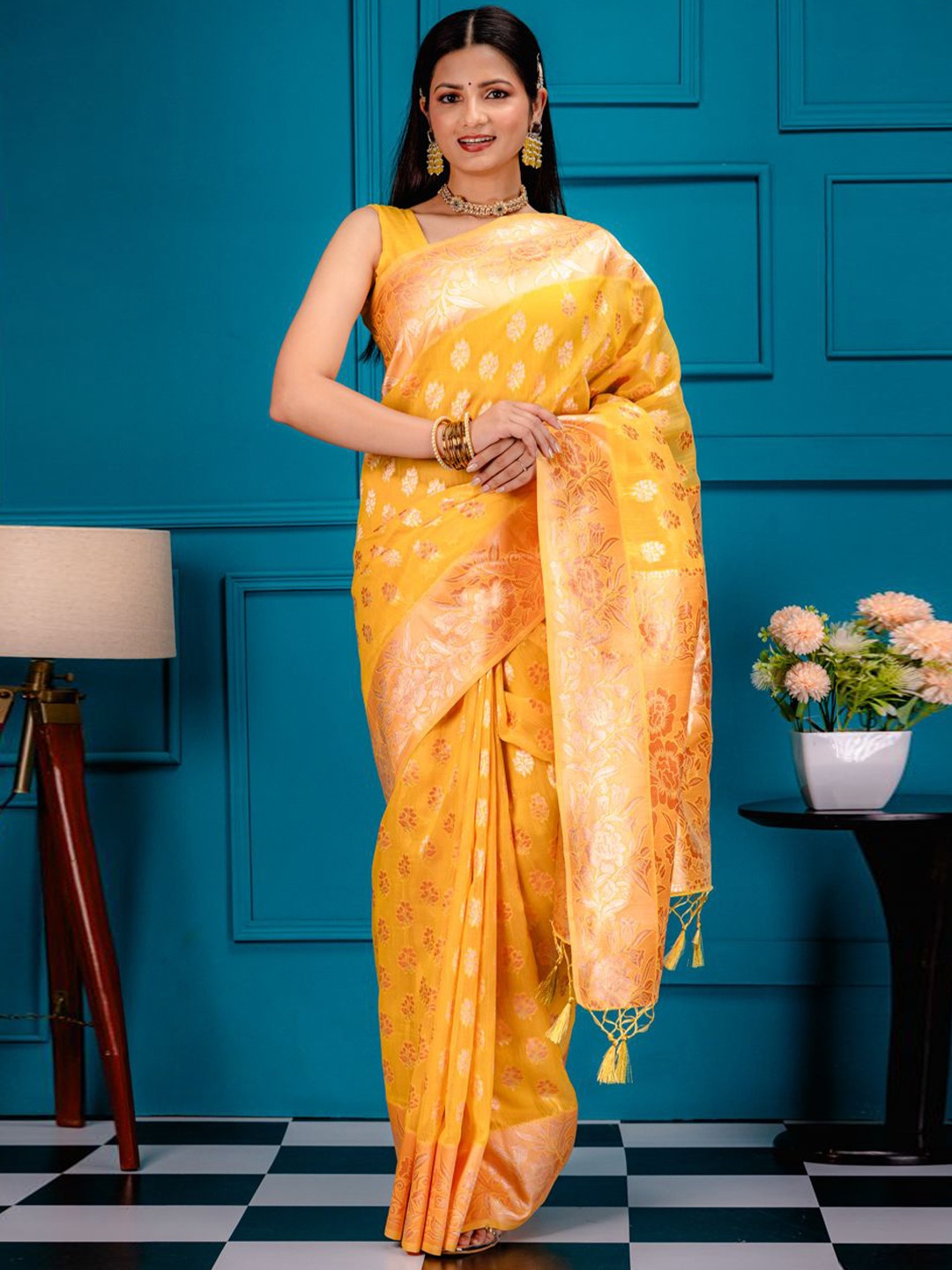 

MIMOSA Floral Zari Banarasi Saree, Gold