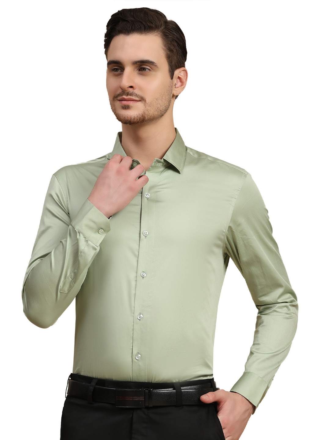 

BAESD Men Solid Spread Collar Formal Shirt, Green