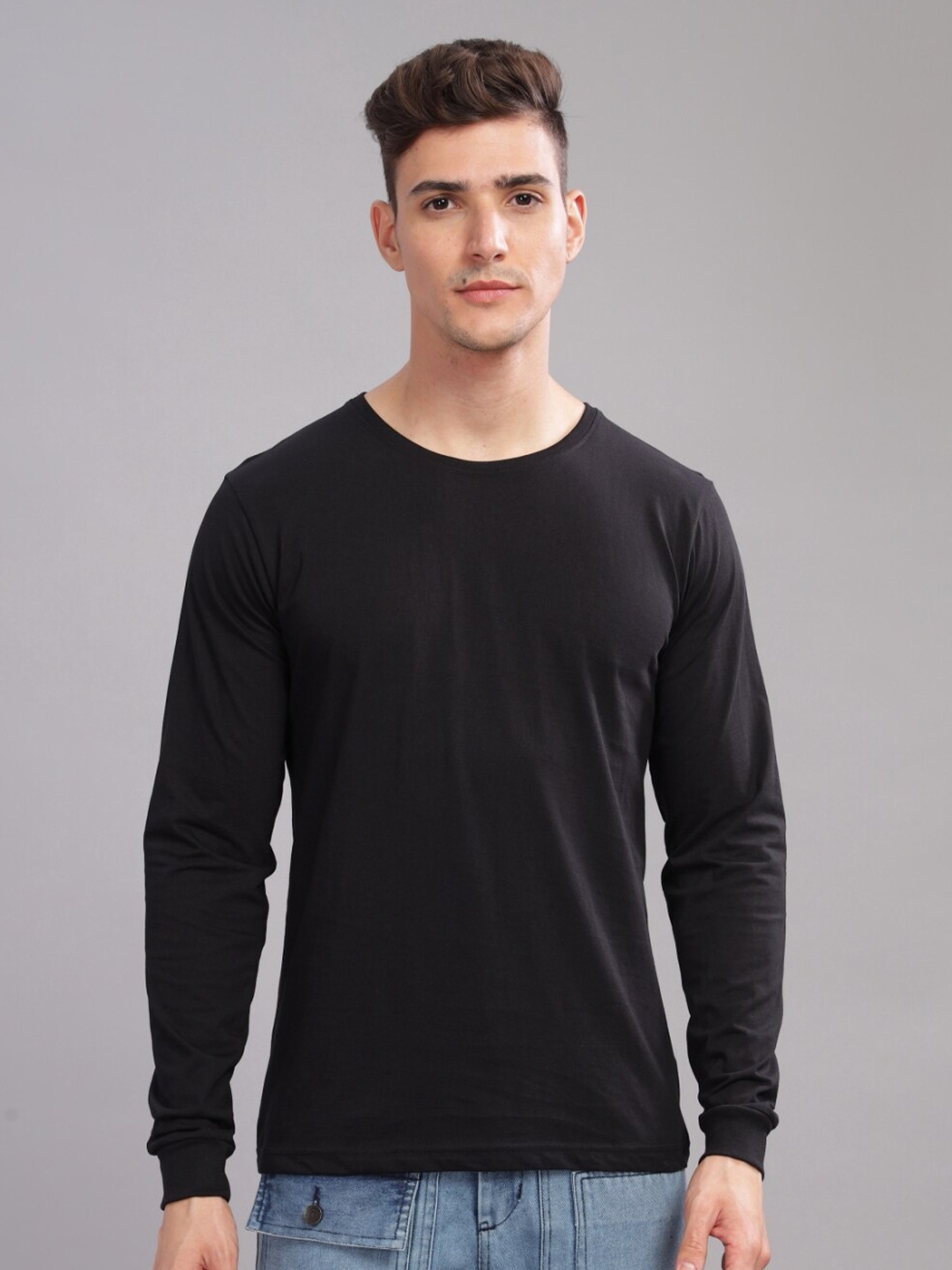 

ADRO Men Solid Round Neck T-shirt, Black