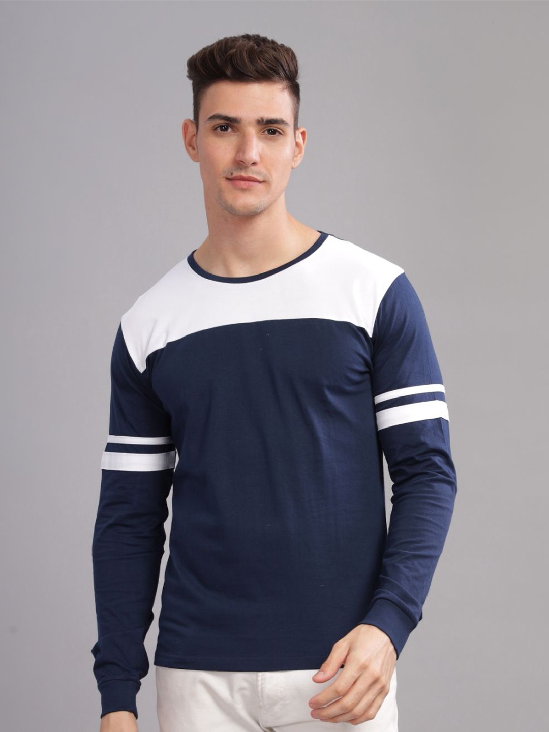 

ADRO Men Colourblocked Round Neck T-shirt, Navy blue