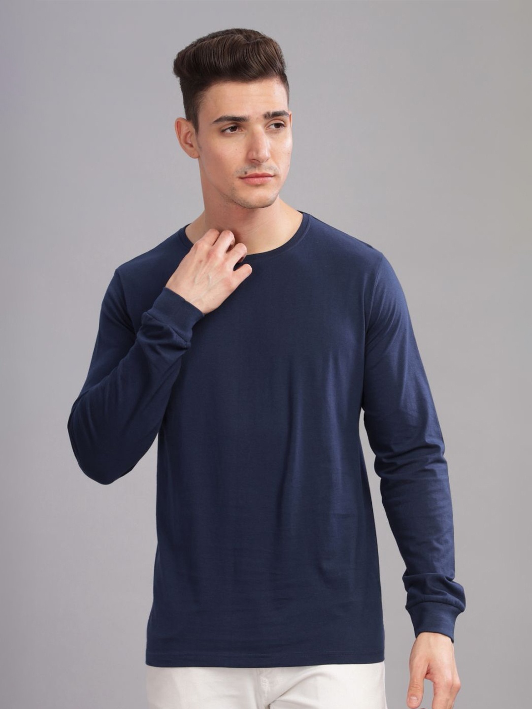 

ADRO Men Solid Round Neck T-shirt, Navy blue