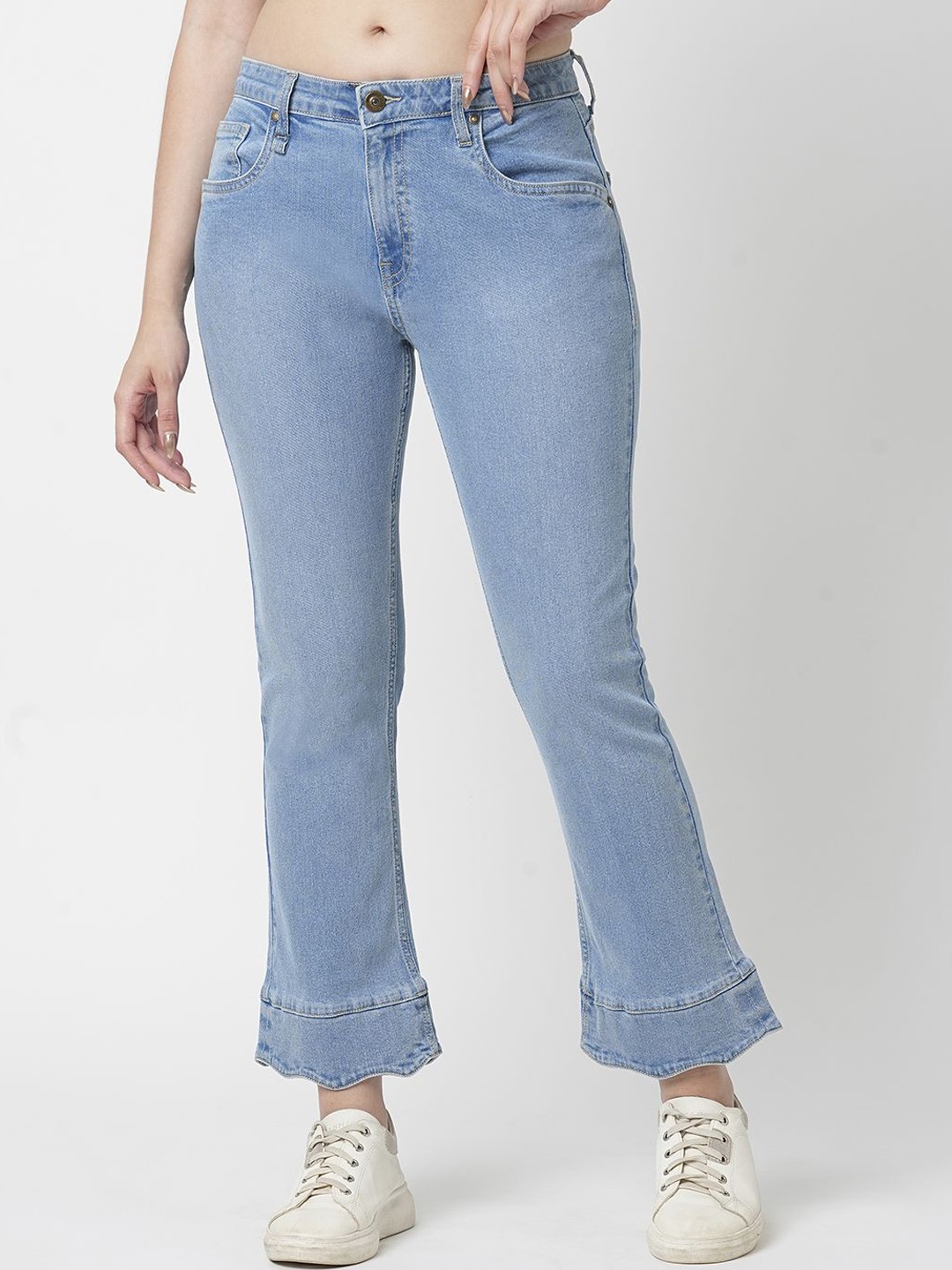 

The Roadster Lifestyle Co Women Light Fade Jeans, Blue