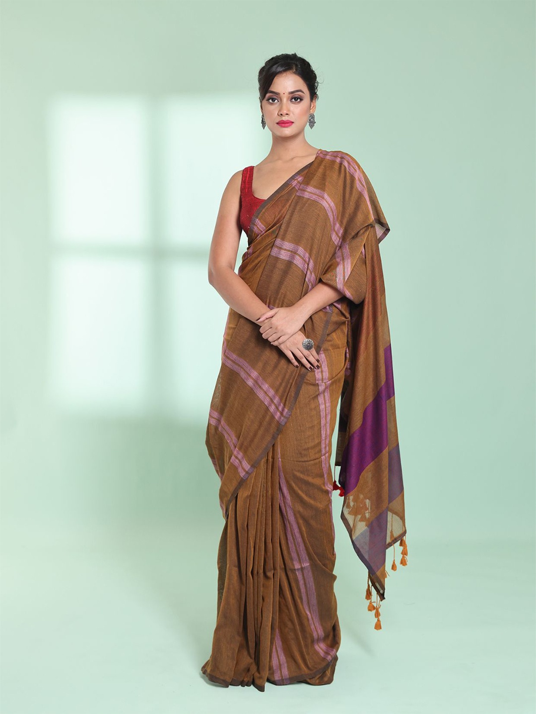 

Charukriti Striped Pure Cotton Saree, Mustard