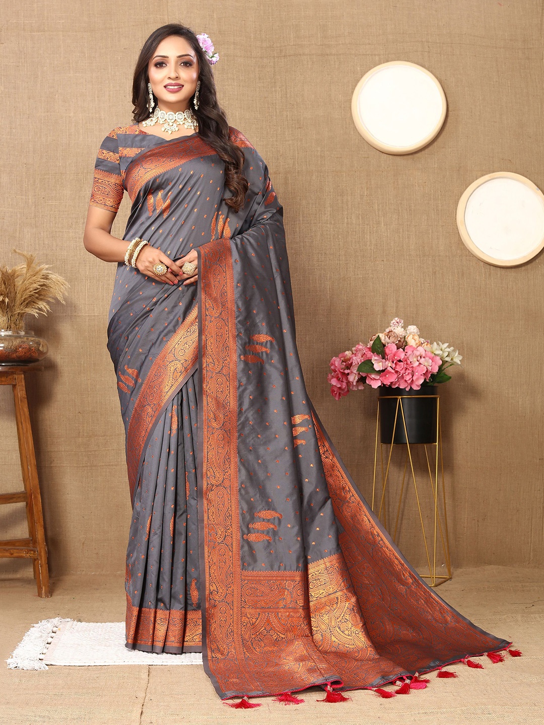 

Upalksh Ethnic Motifs Zari Banarasi Saree, Grey
