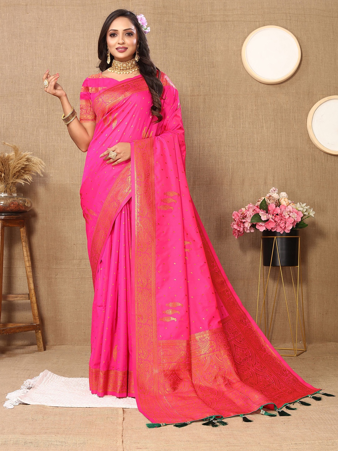 

Upalksh Ethnic Motifs Woven Design Zari Banarasi Saree, Pink
