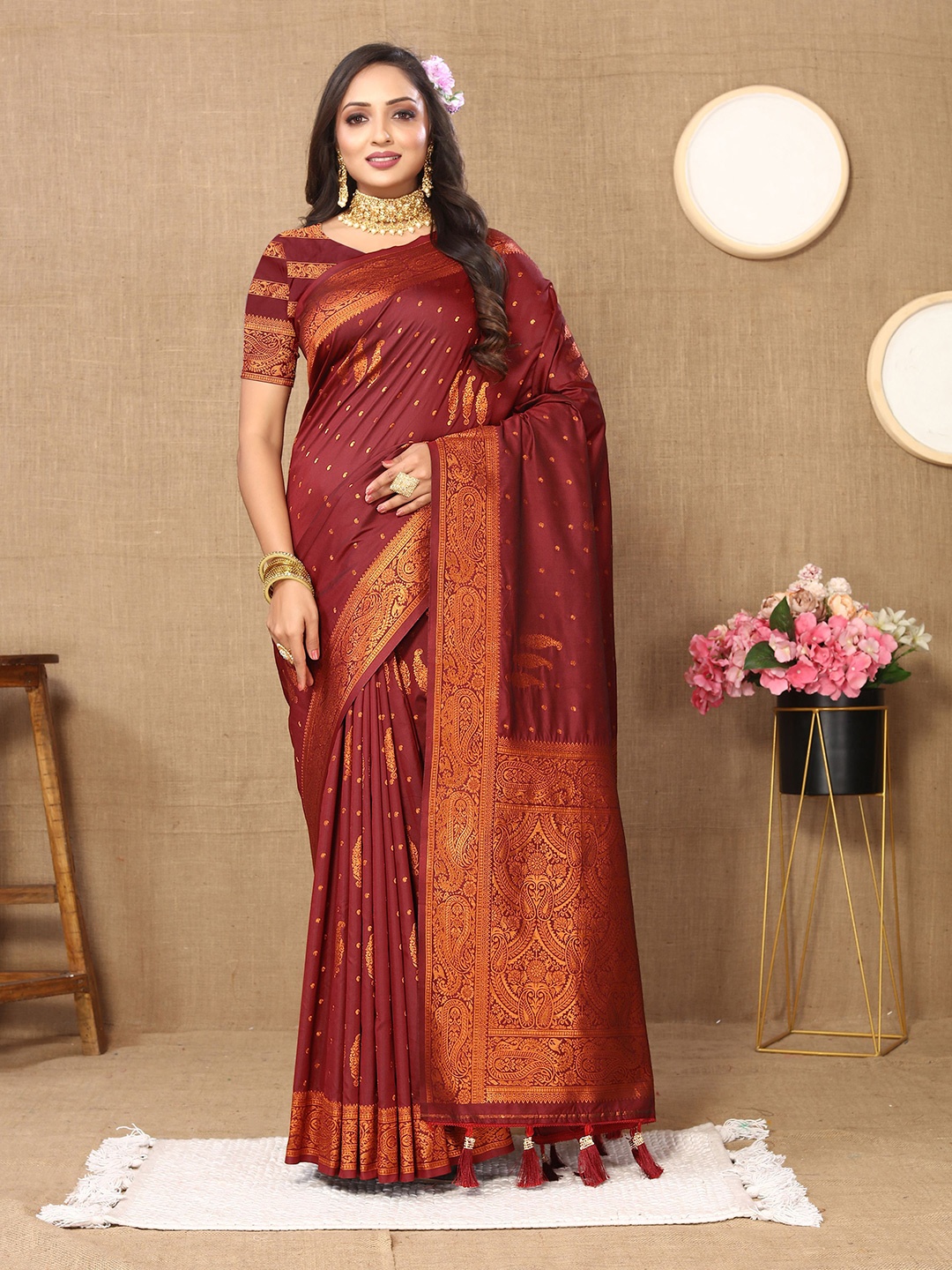 

Upalksh Woven Design Zari Banarasi Saree, Maroon