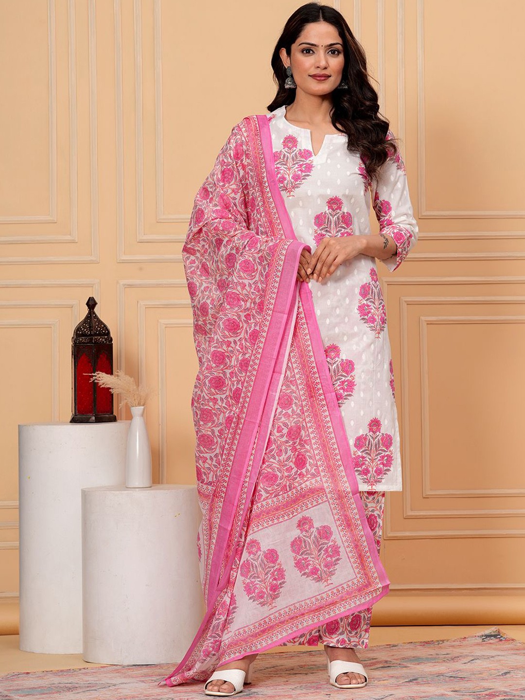 

GULABI LEAF Floral Printed Pure Cotton Straight Kurta With Palazzos & Dupatta, Pink