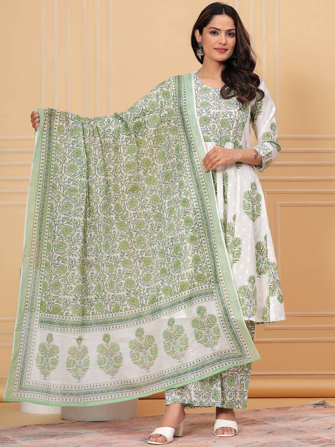 

GULABI LEAF Floral Printed Tiered Pure Cotton Kurta with Palazzos & Dupatta, Green