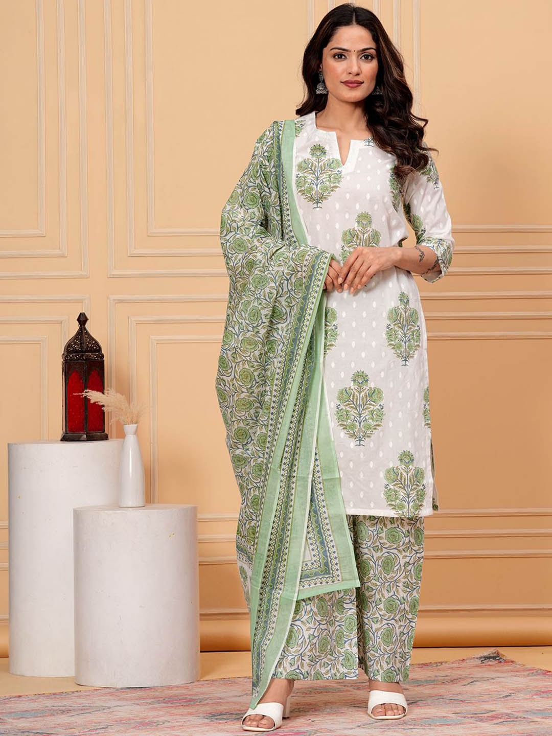 

GULABI LEAF Floral Printed Regular Pure Cotton Kurta with Palazzos & With Dupatta, Green