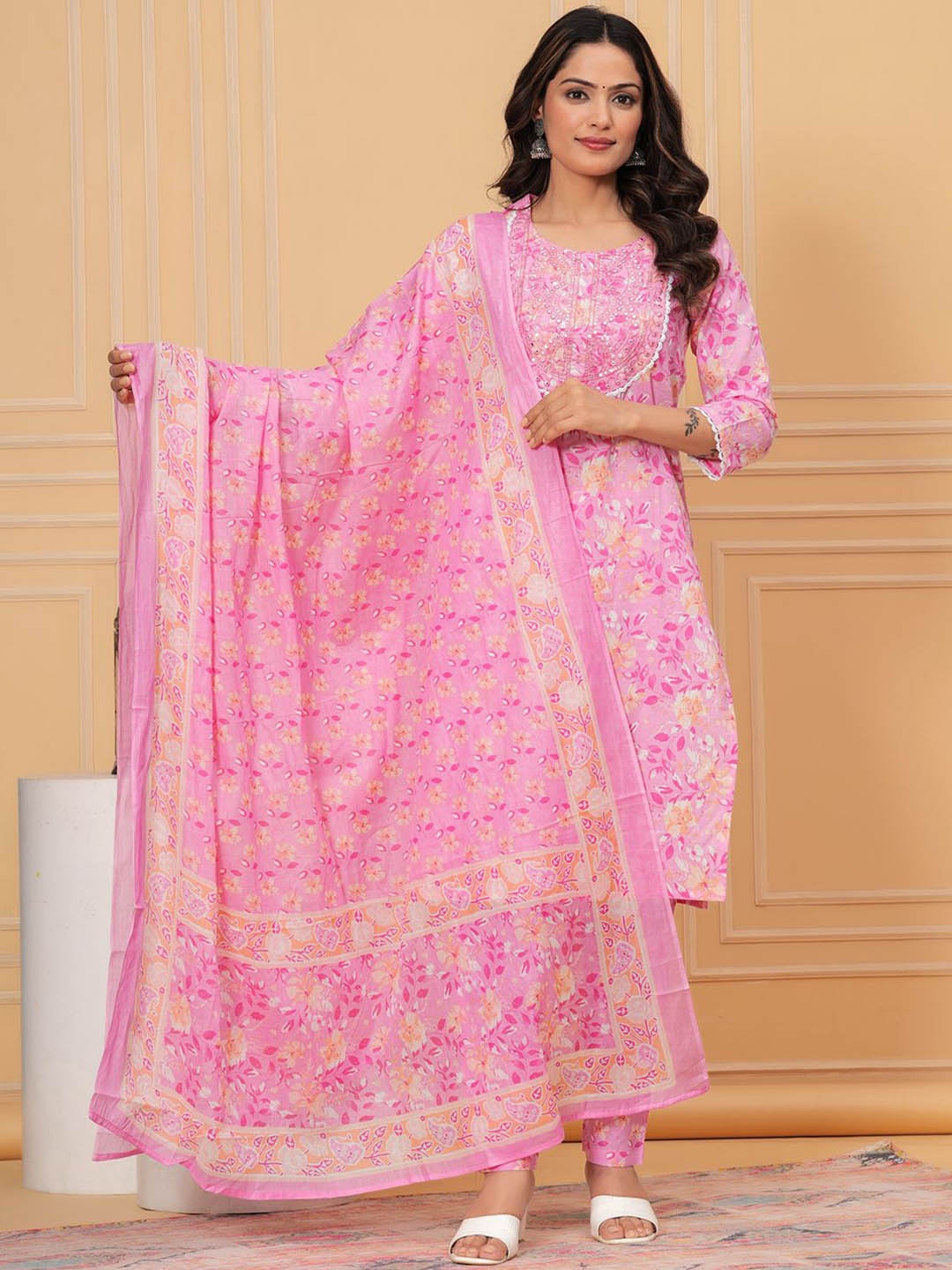 

GULABI LEAF Embroidered Regular Thread Work Pure Cotton Kurta with Trousers & Dupatta, Pink