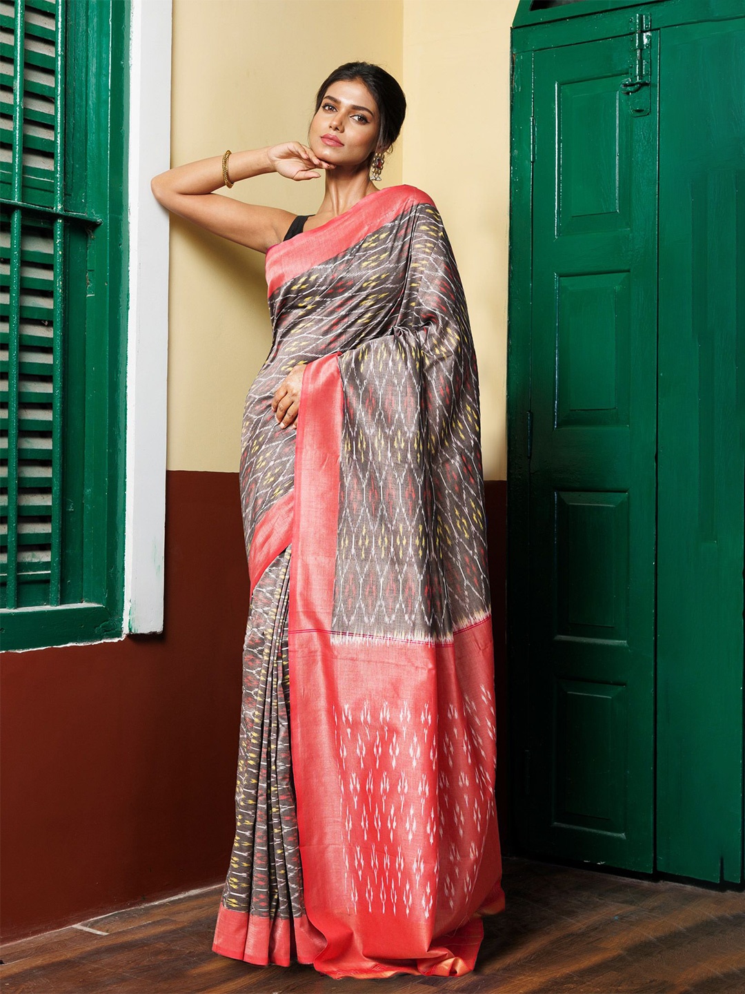 

Unnati Silks Handloom Pochampally Saree, Grey