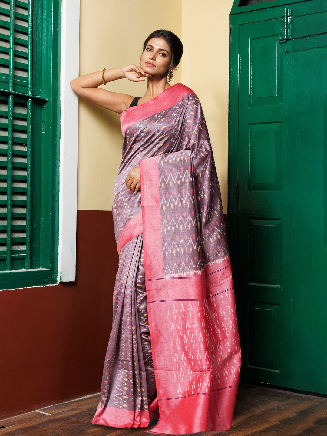 

Unnati Silks Geometric Printed Handloom Pochampally Saree, Peach