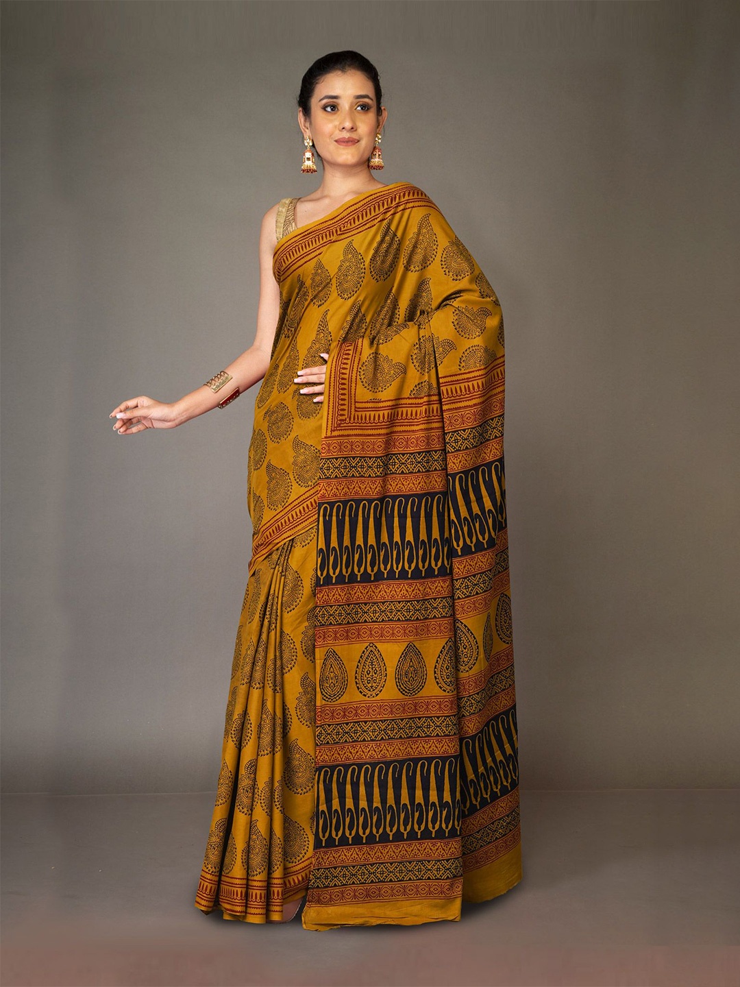 

Unnati Silks Printed Pure Cotton Handloom Bagh Saree, Yellow