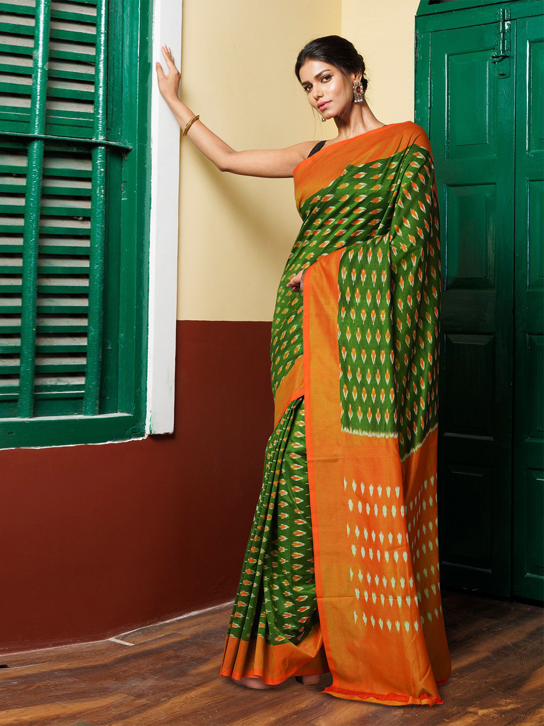 

Unnati Silks Geometric Printed Handloom Pochampally Saree, Green